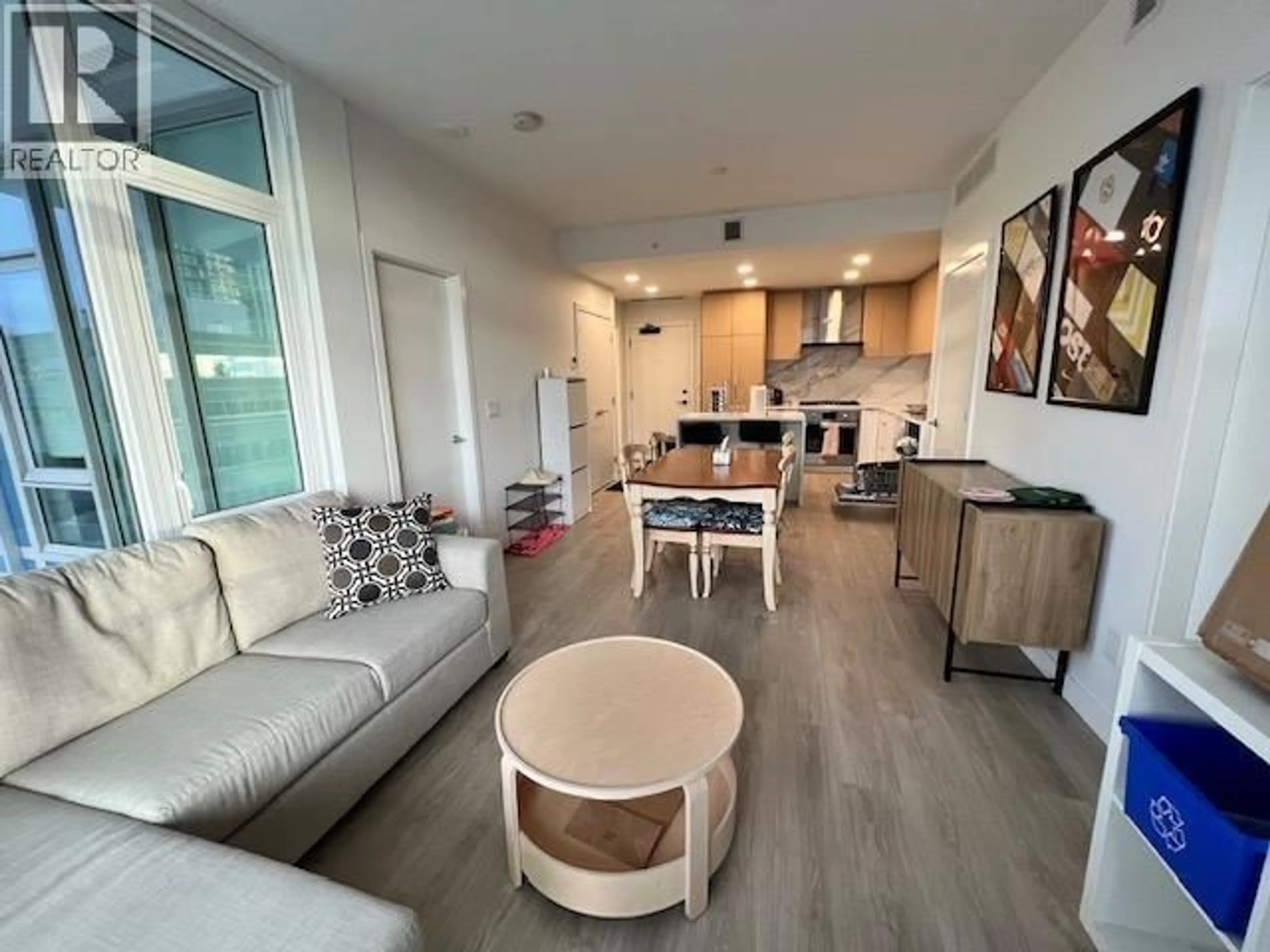 Unknown for 807 - 4988 BENNETT STREET, Burnaby British Columbia V5H0L1