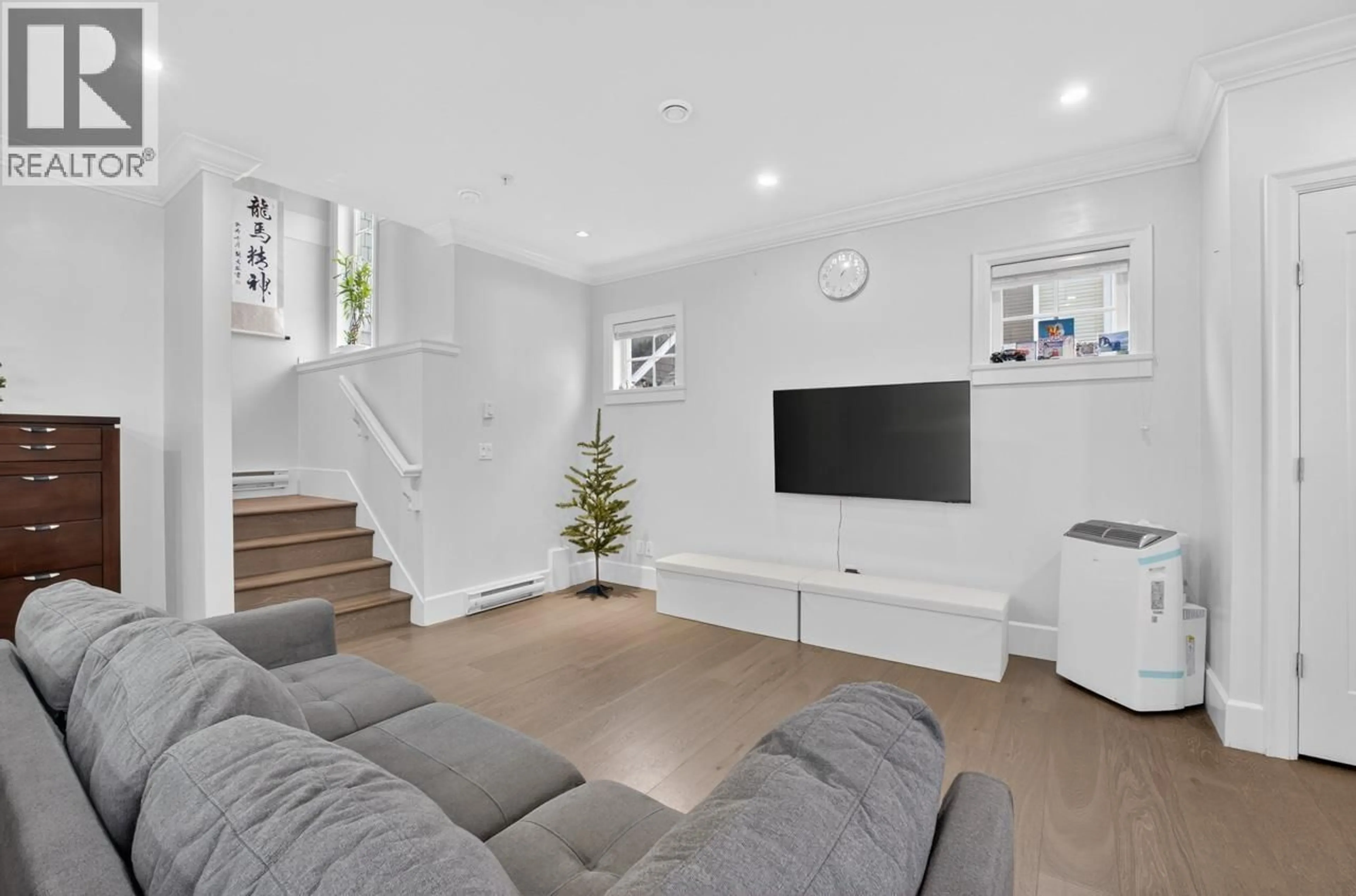 Unknown for 5685 KILLARNEY STREET, Vancouver British Columbia V5R3W4