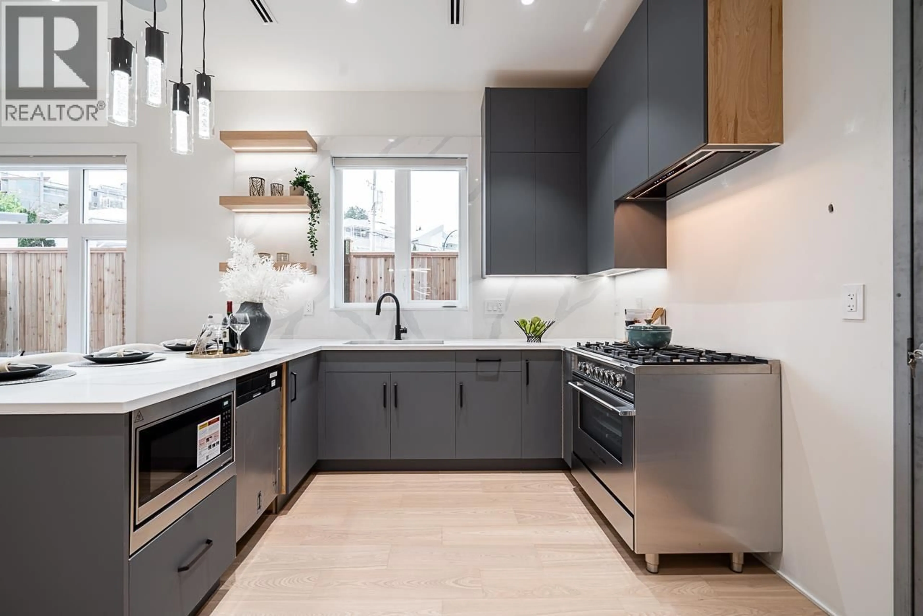 Contemporary kitchen, unknown for 2835 OLIVER CRESCENT, Vancouver British Columbia V6L1T1