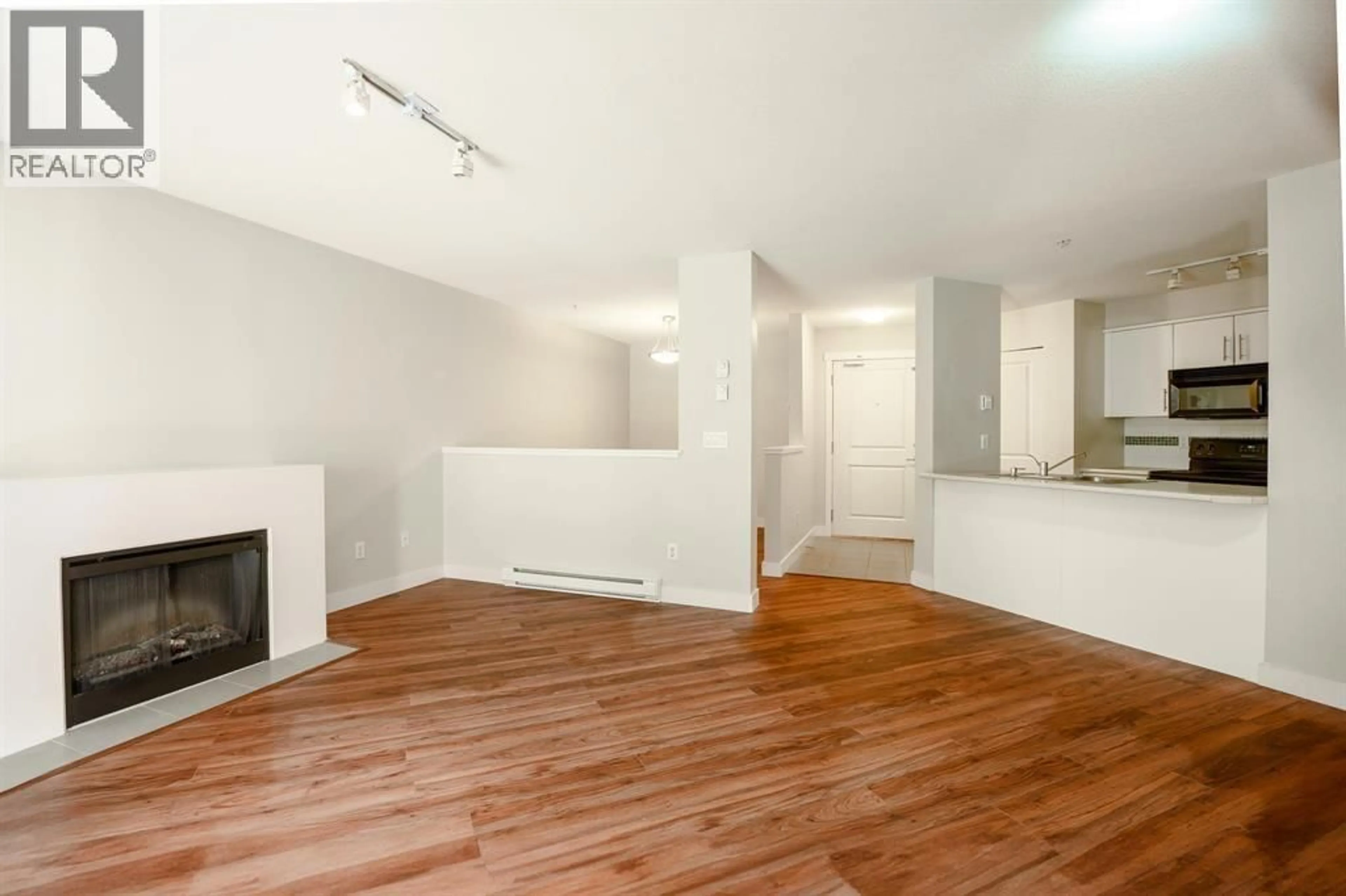 A pic of a room for 222 - 12248 224 STREET, Maple Ridge British Columbia V2X6B8