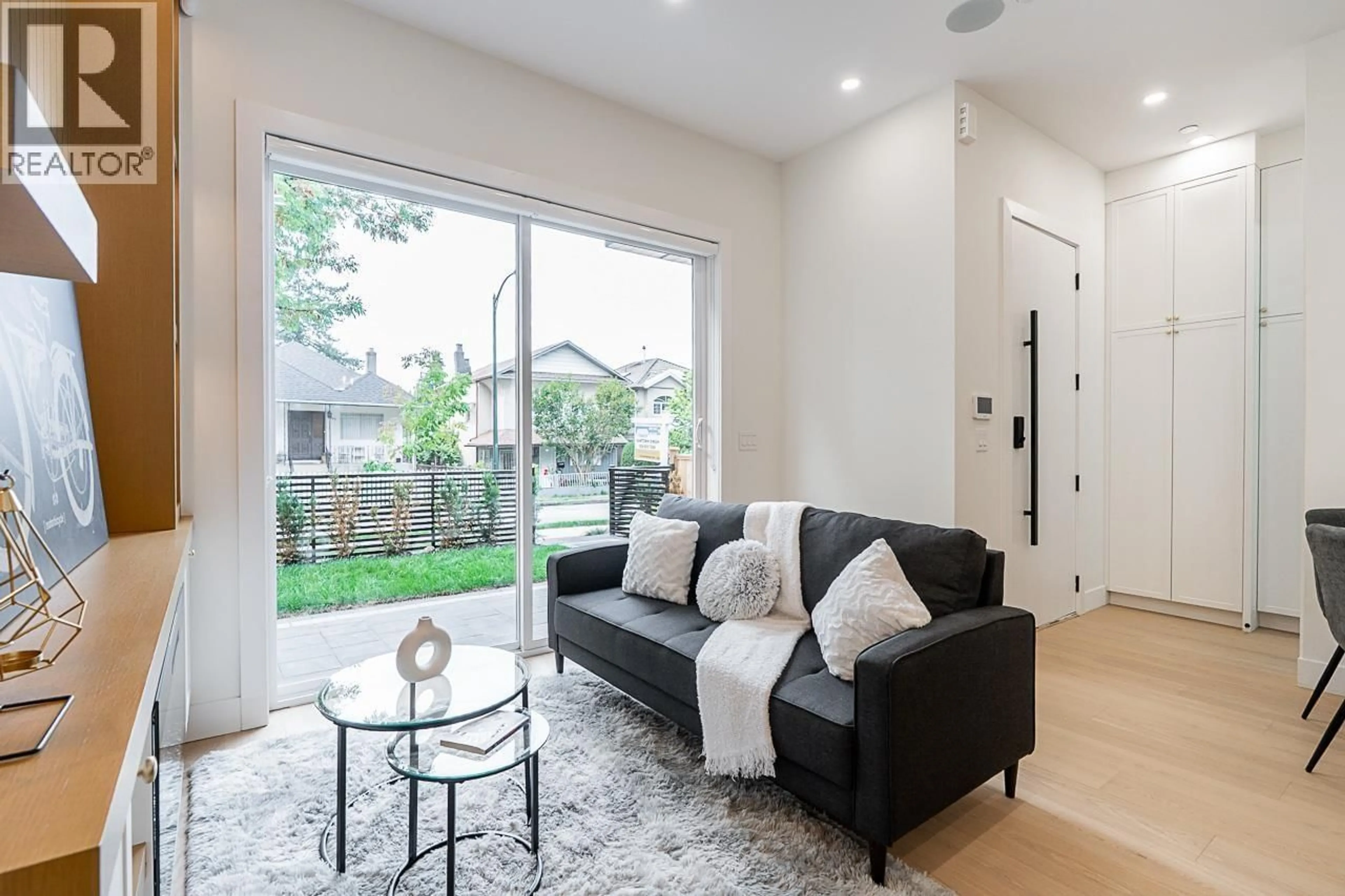 Living room with furniture, unknown for 1 - 5304 ELGIN STREET, Vancouver British Columbia V5W3J8