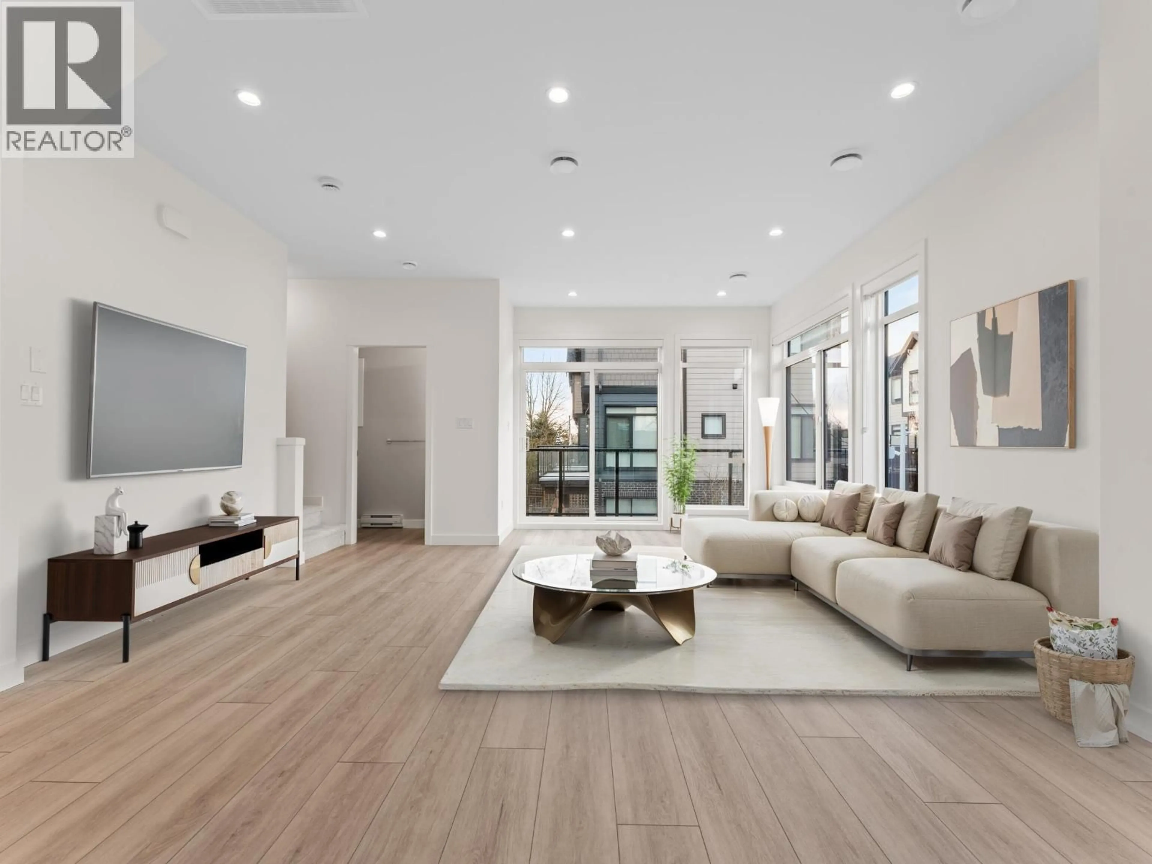 Living room with furniture, unknown for 18 - 4337 BOUNDARY ROAD, Richmond British Columbia V6V1S8