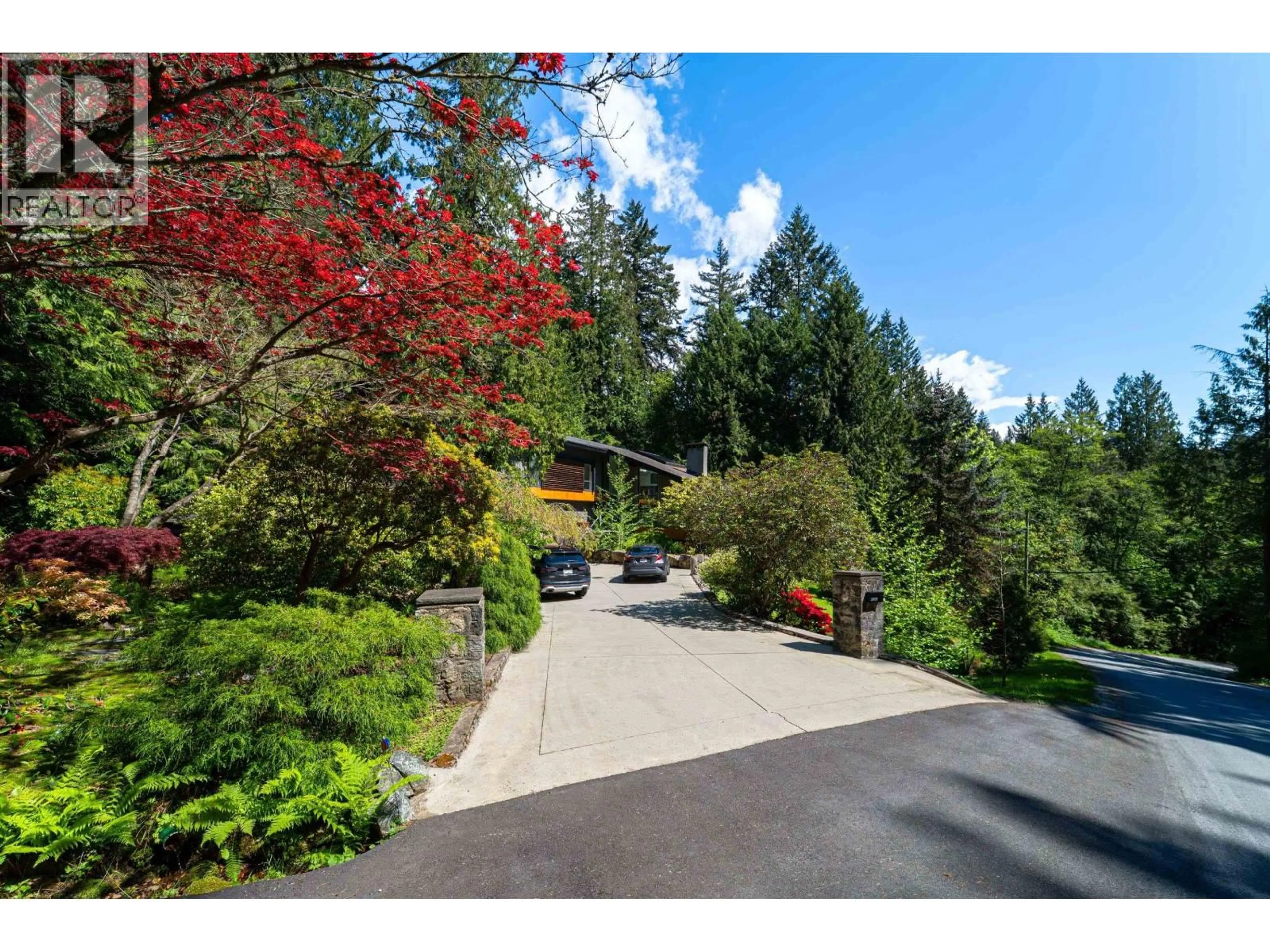 A pic from outside/outdoor area/front of a property/back of a property/a pic from drone, unknown for 3985 BAYRIDGE AVENUE, West Vancouver British Columbia V7V3J6