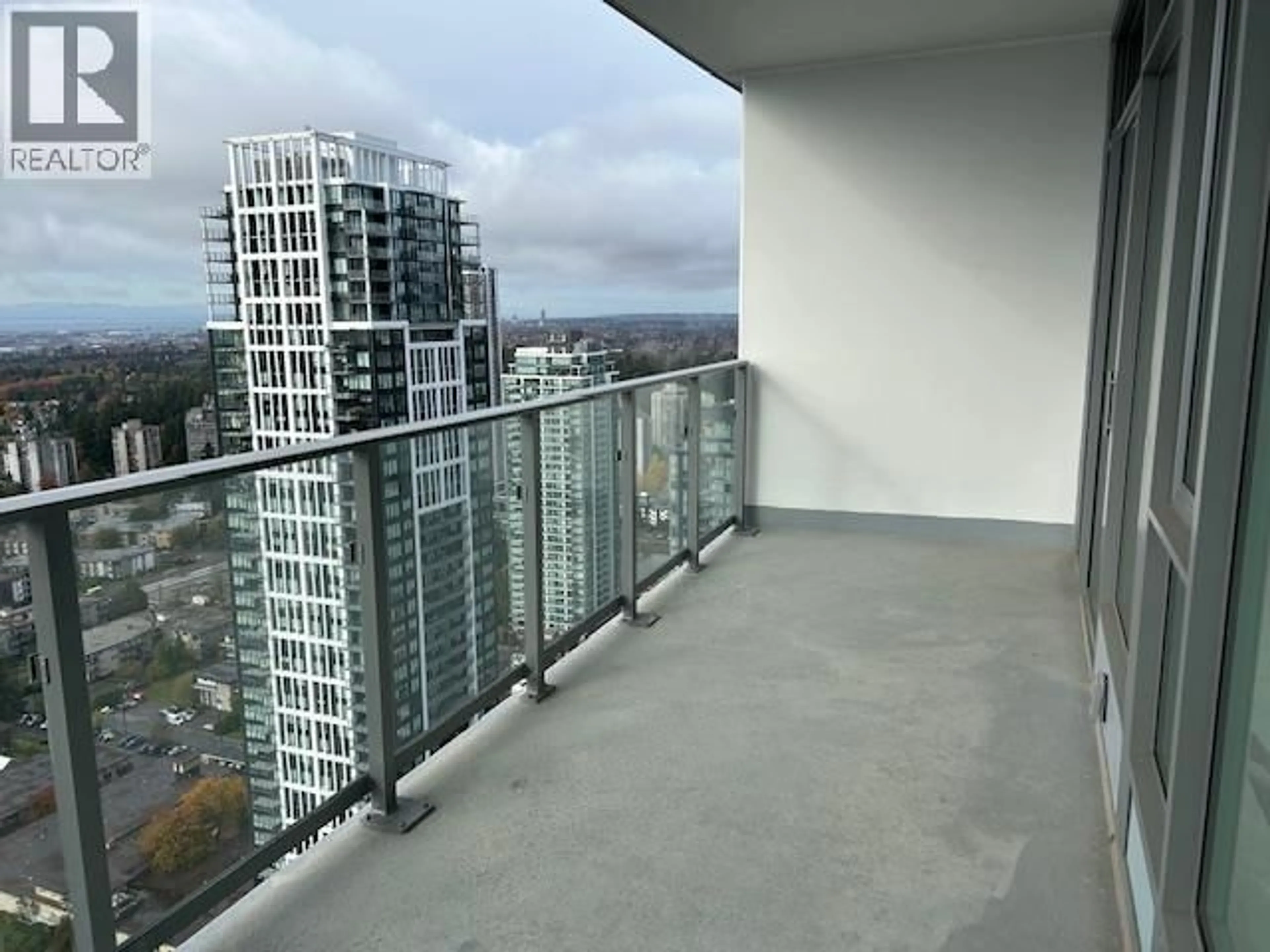 Balcony in the apartment, city buildings view from balcony for 3205 - 6511 SUSSEX AVENUE, Burnaby British Columbia V5H0K5