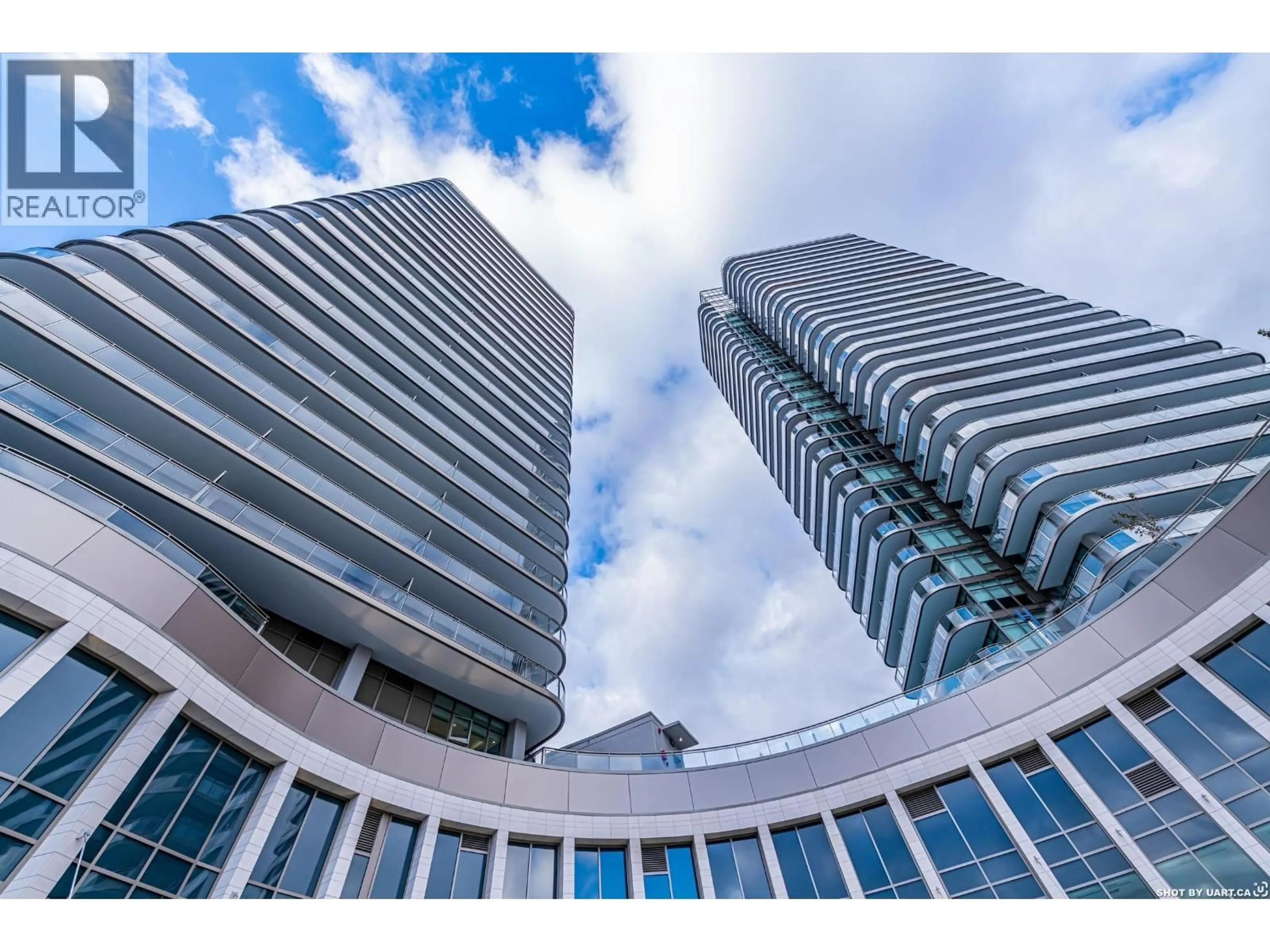 Indoor foyer for 1905 - 5311 GORING STREET, Burnaby British Columbia V5B0B5
