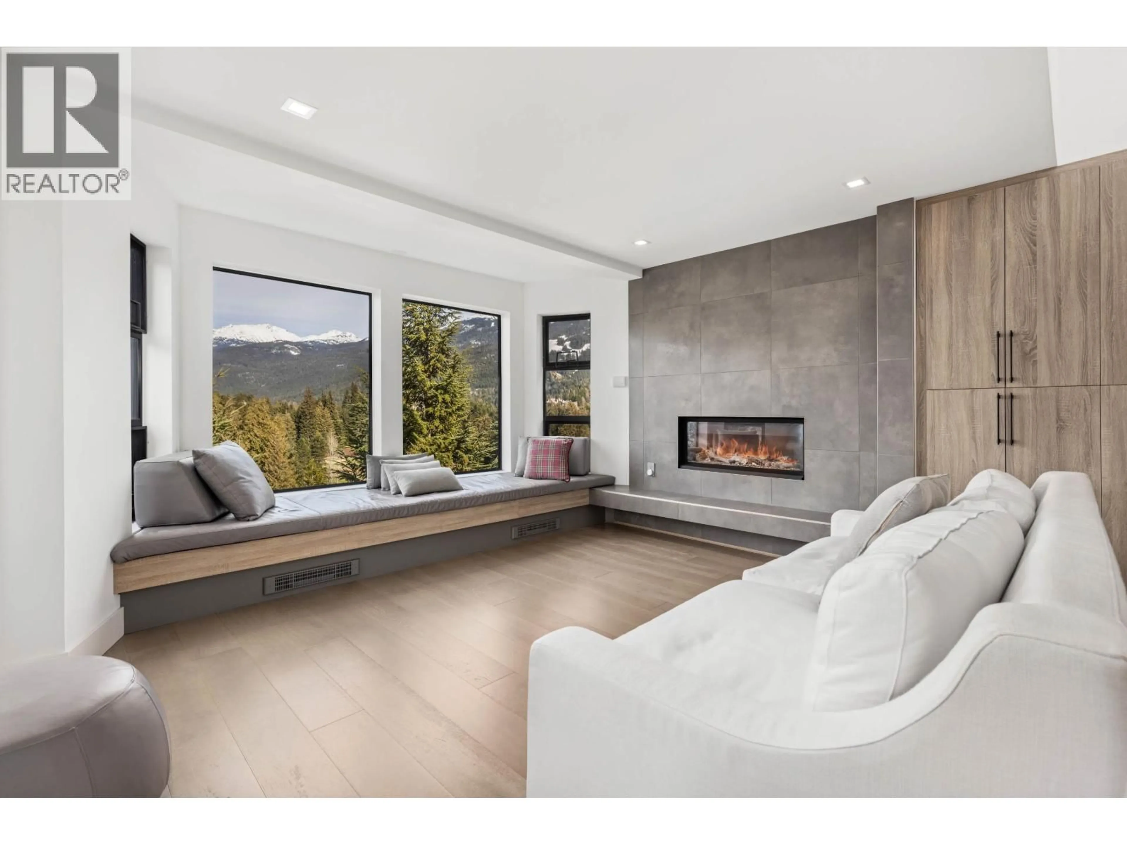 Living room with furniture, unknown for 406 - 3317 PTARMIGAN PLACE, Whistler British Columbia V8E0V7