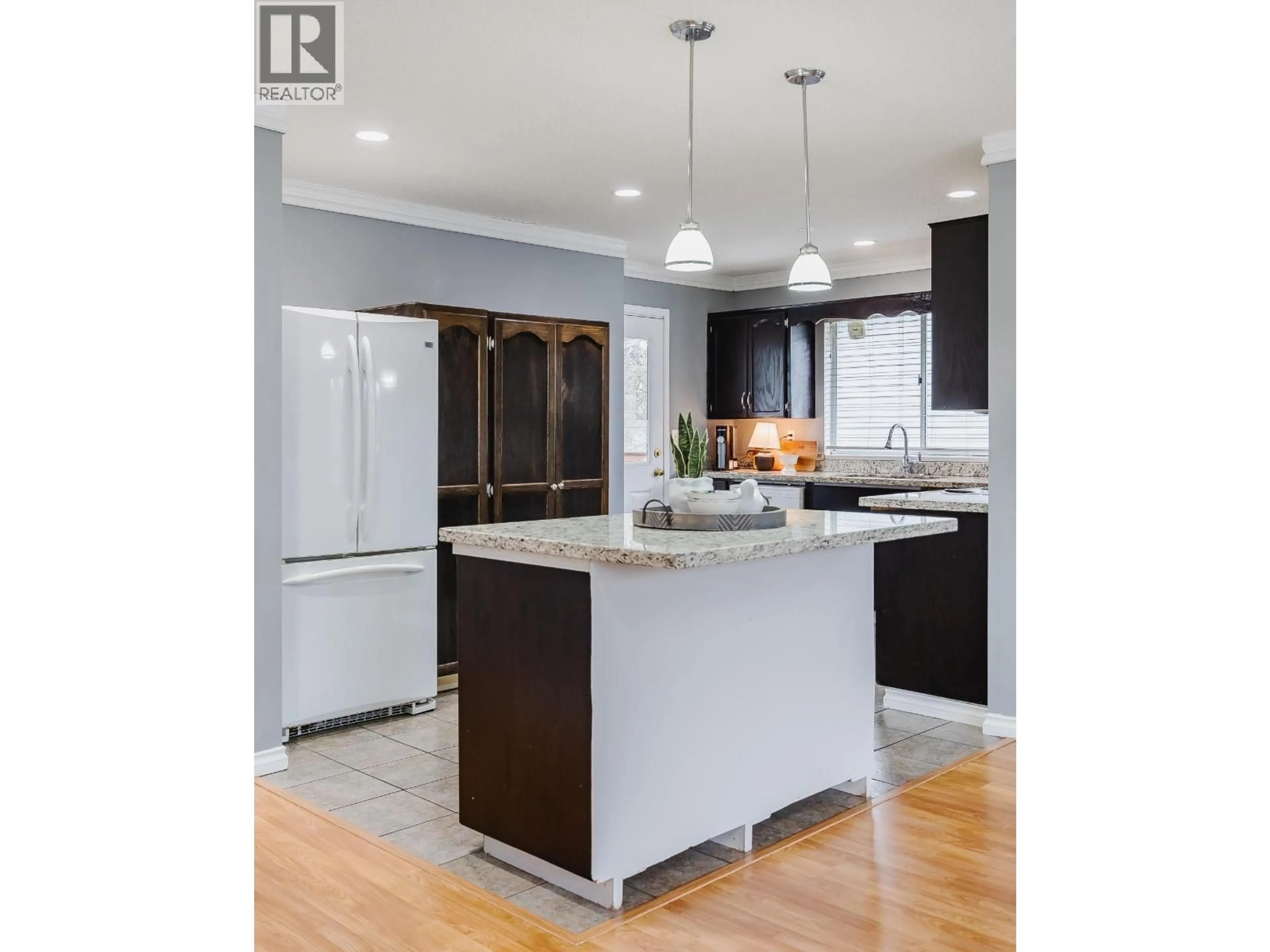 Open concept kitchen, unknown for 20492 THORNE AVENUE, Maple Ridge British Columbia V2X8T8