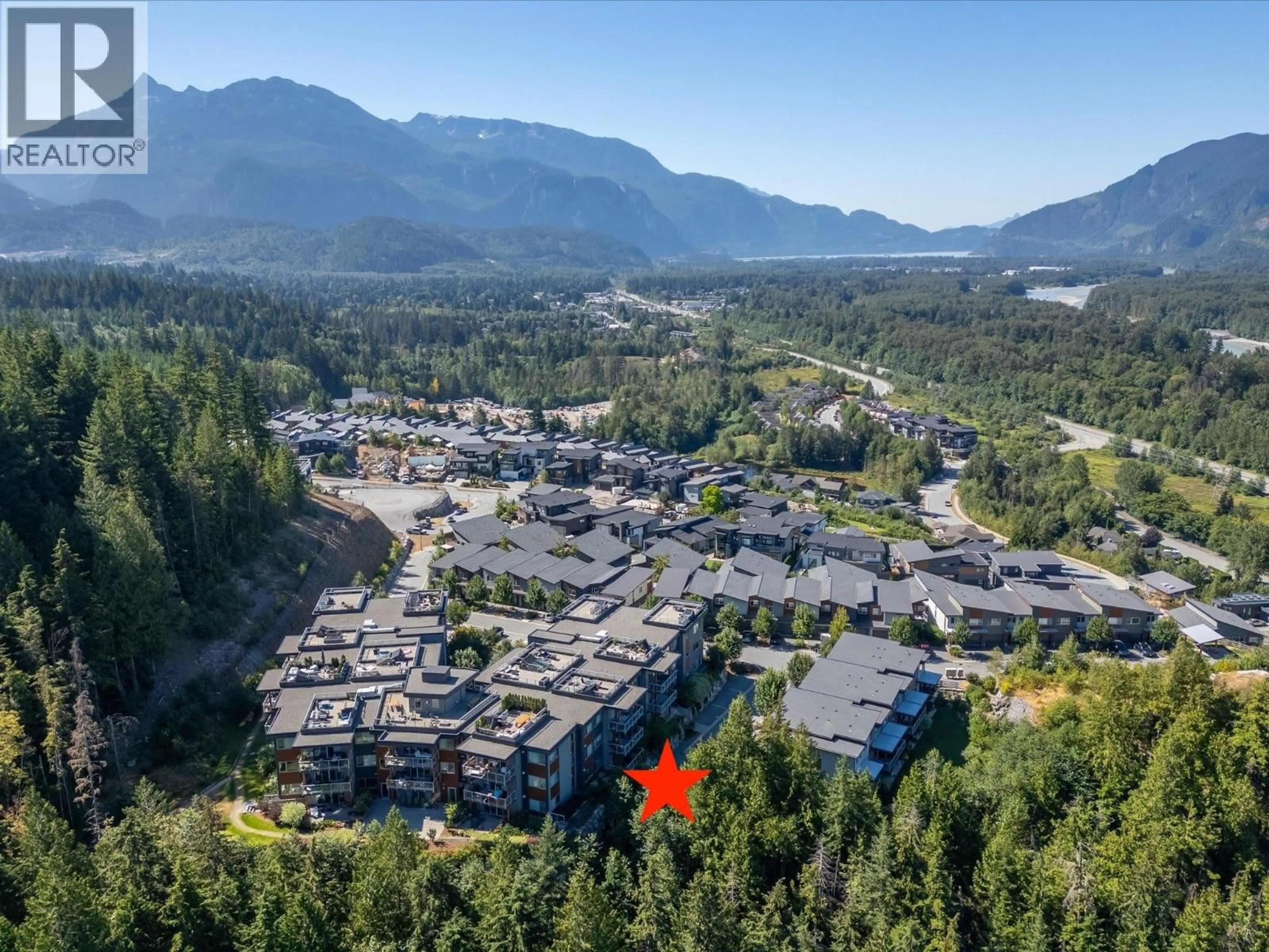 A pic from outside/outdoor area/front of a property/back of a property/a pic from drone, mountain view for 105 - 41328 SKYRIDGE PLACE, Squamish British Columbia V8B0Y7