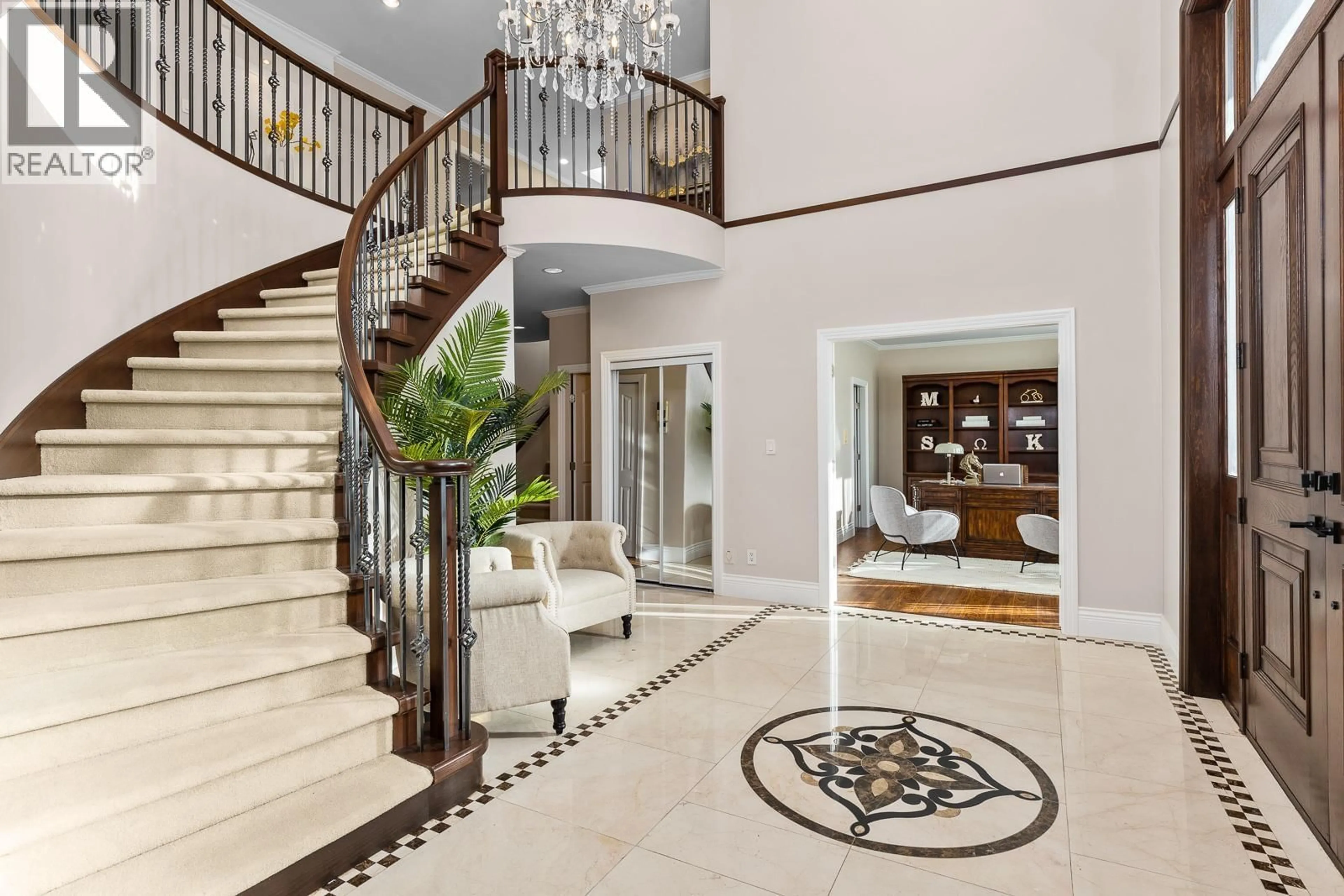 Indoor foyer for 6968 CHURCHILL STREET, Vancouver British Columbia V6P5B3