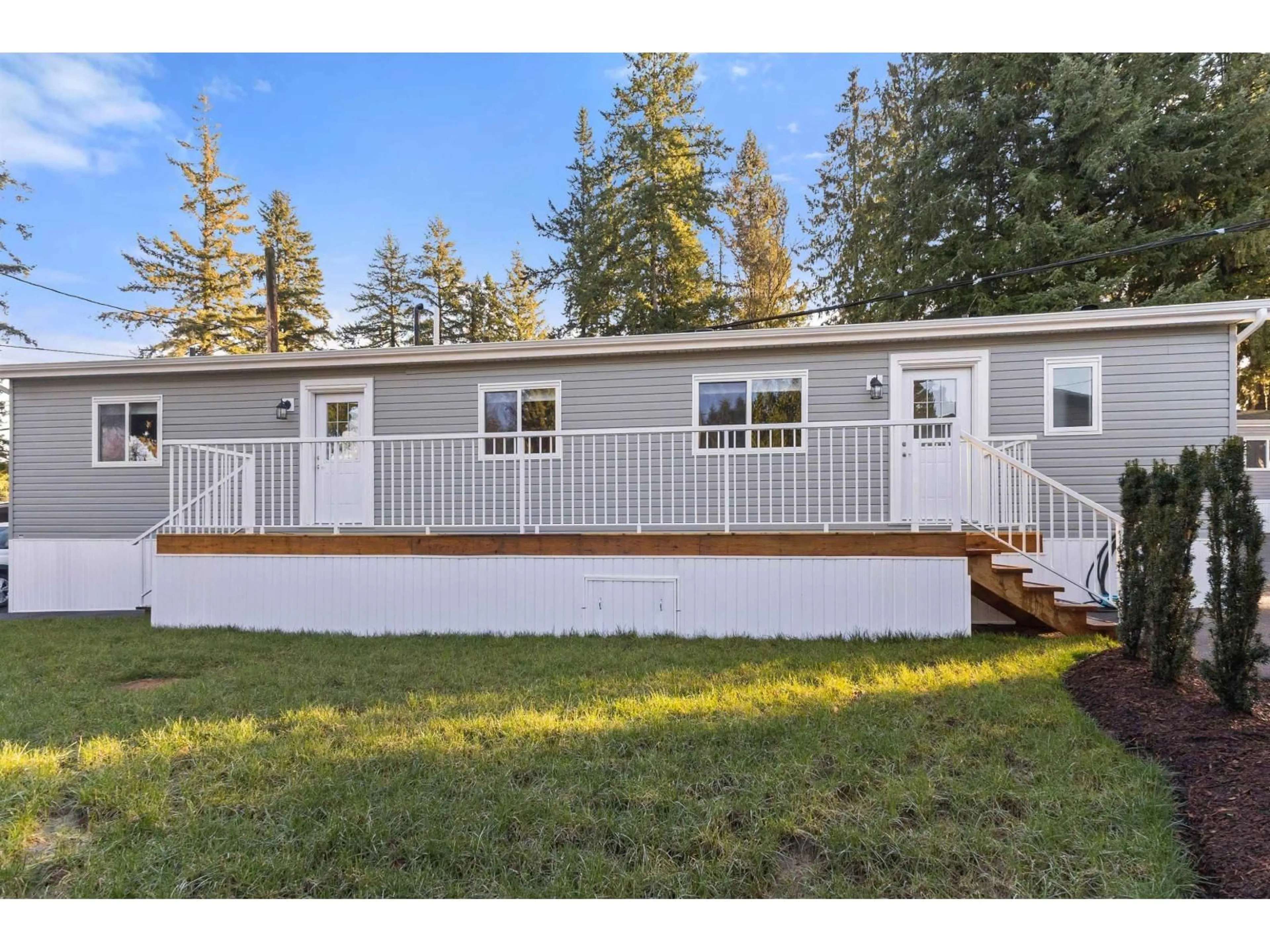 Home with vinyl exterior material, unknown for 19 - 24330 FRASER HIGHWAY, Langley British Columbia V2Z1N2