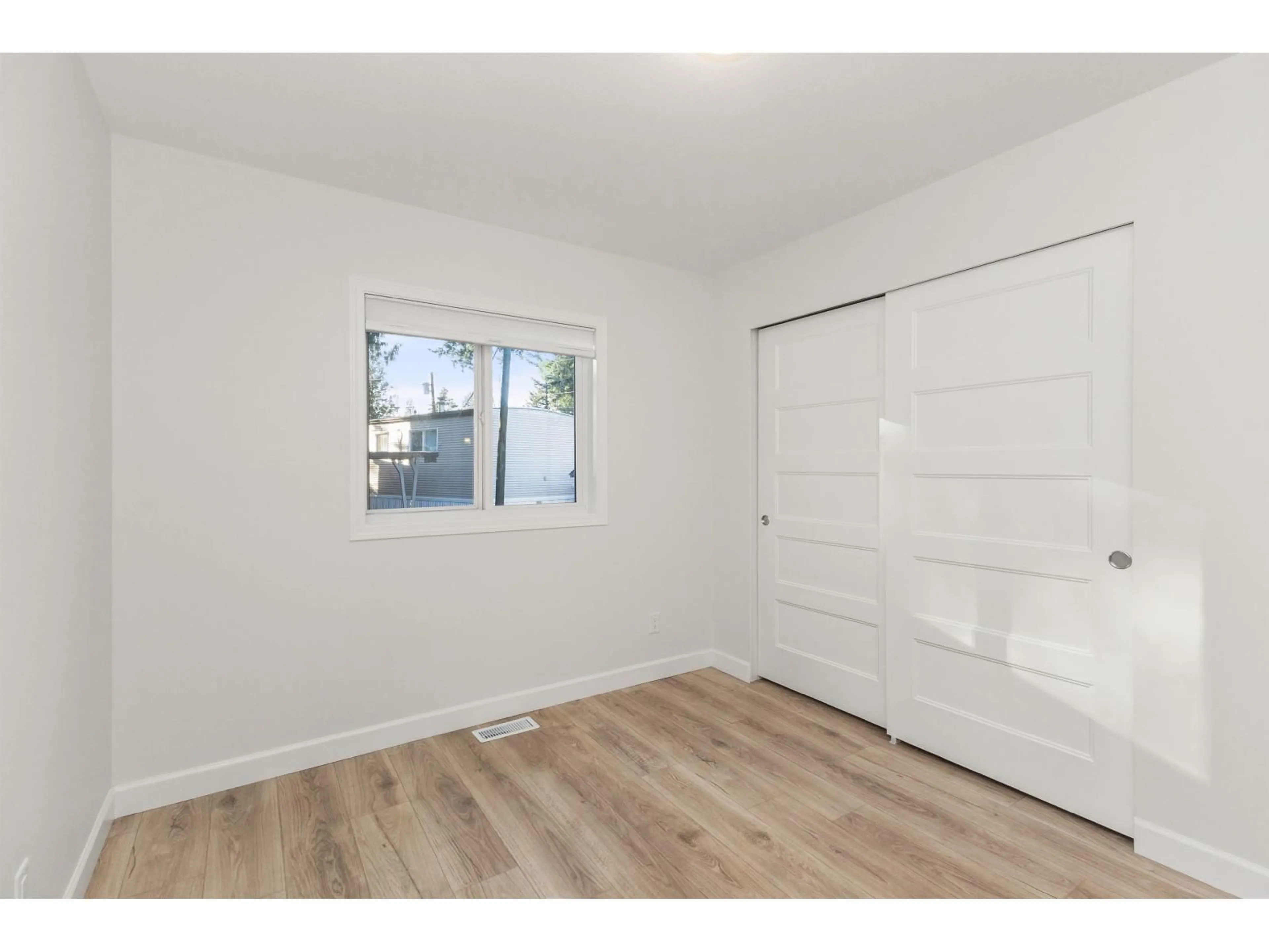 A pic of a room for 19 - 24330 FRASER HIGHWAY, Langley British Columbia V2Z1N2