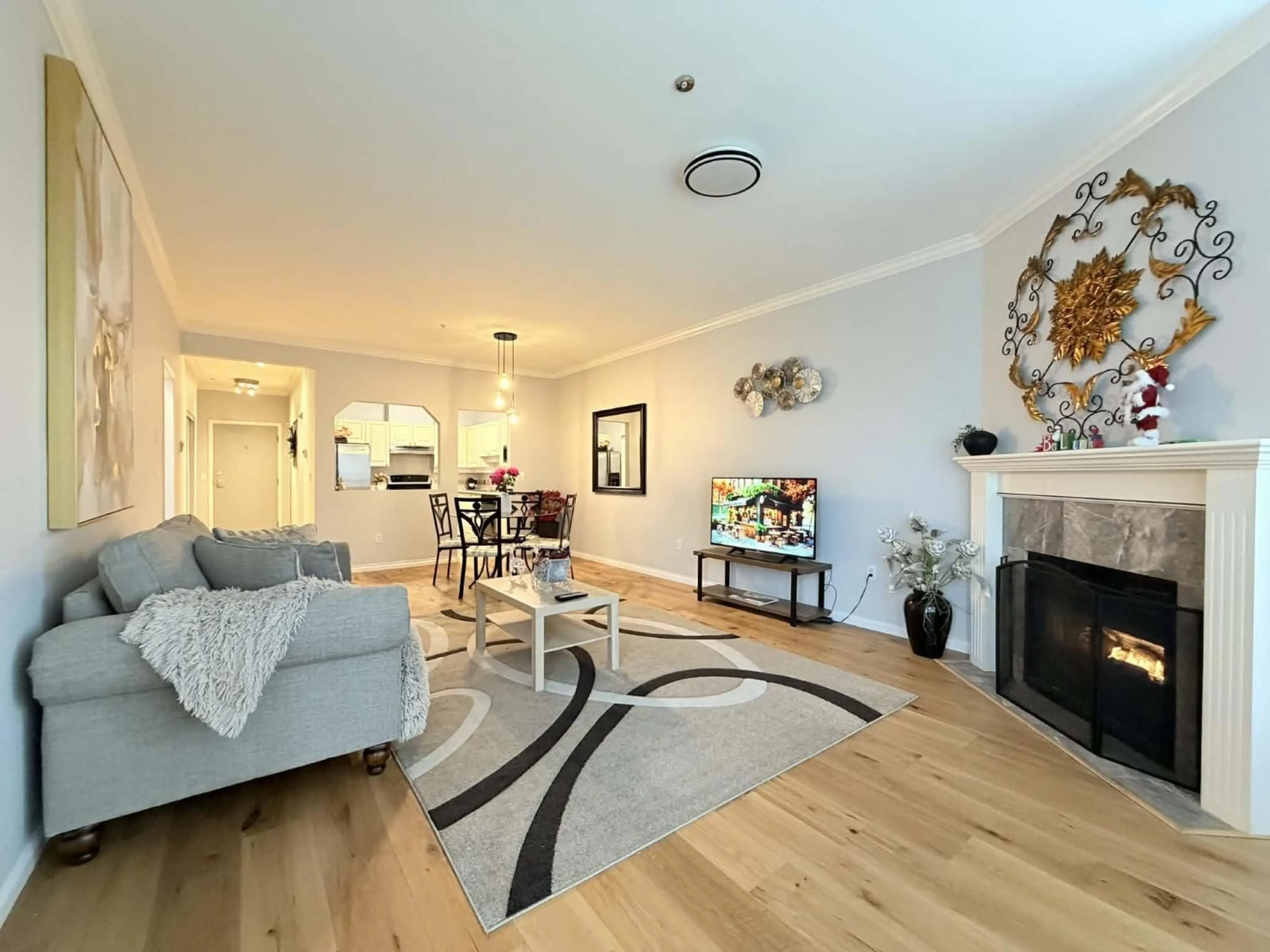 Living room with furniture, unknown for 304 - 5646 200 STREET, Langley British Columbia V3A1M8