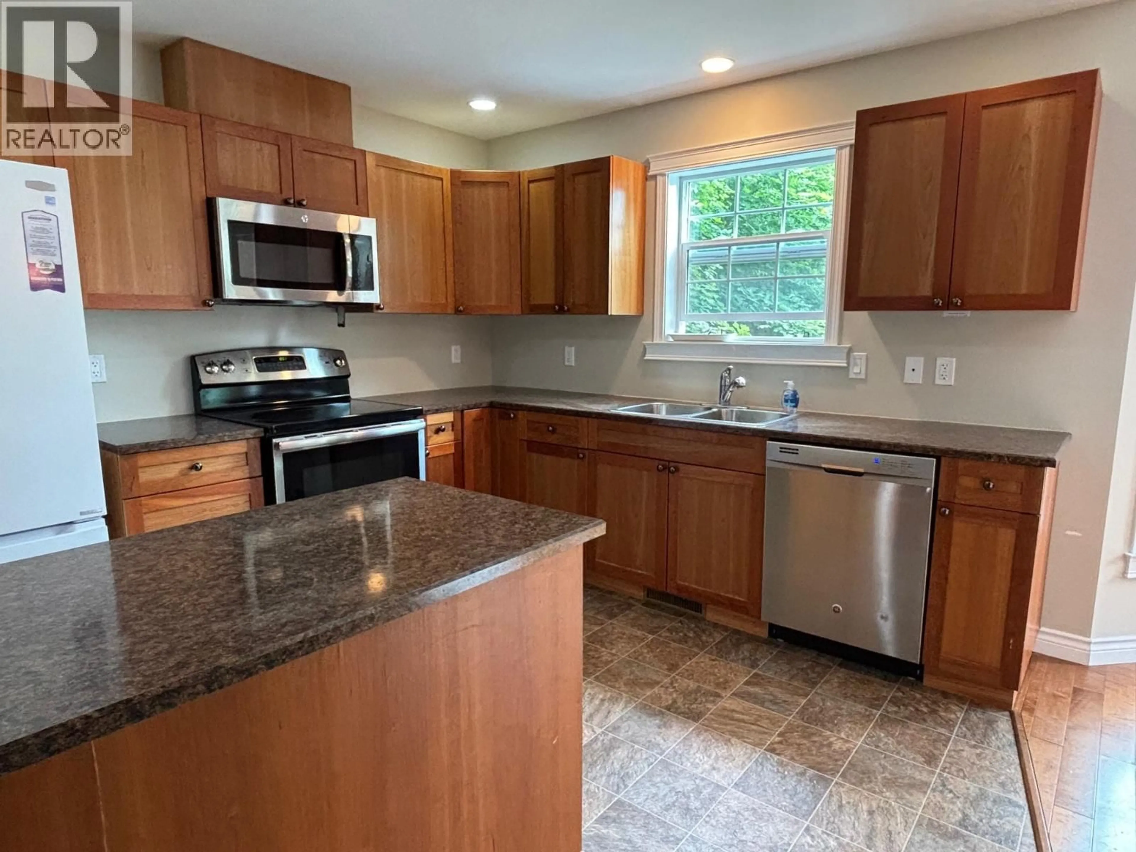Standard kitchen, ceramic/tile floor for 1 - 3239 APSLEY STREET, Terrace British Columbia V8G0J5