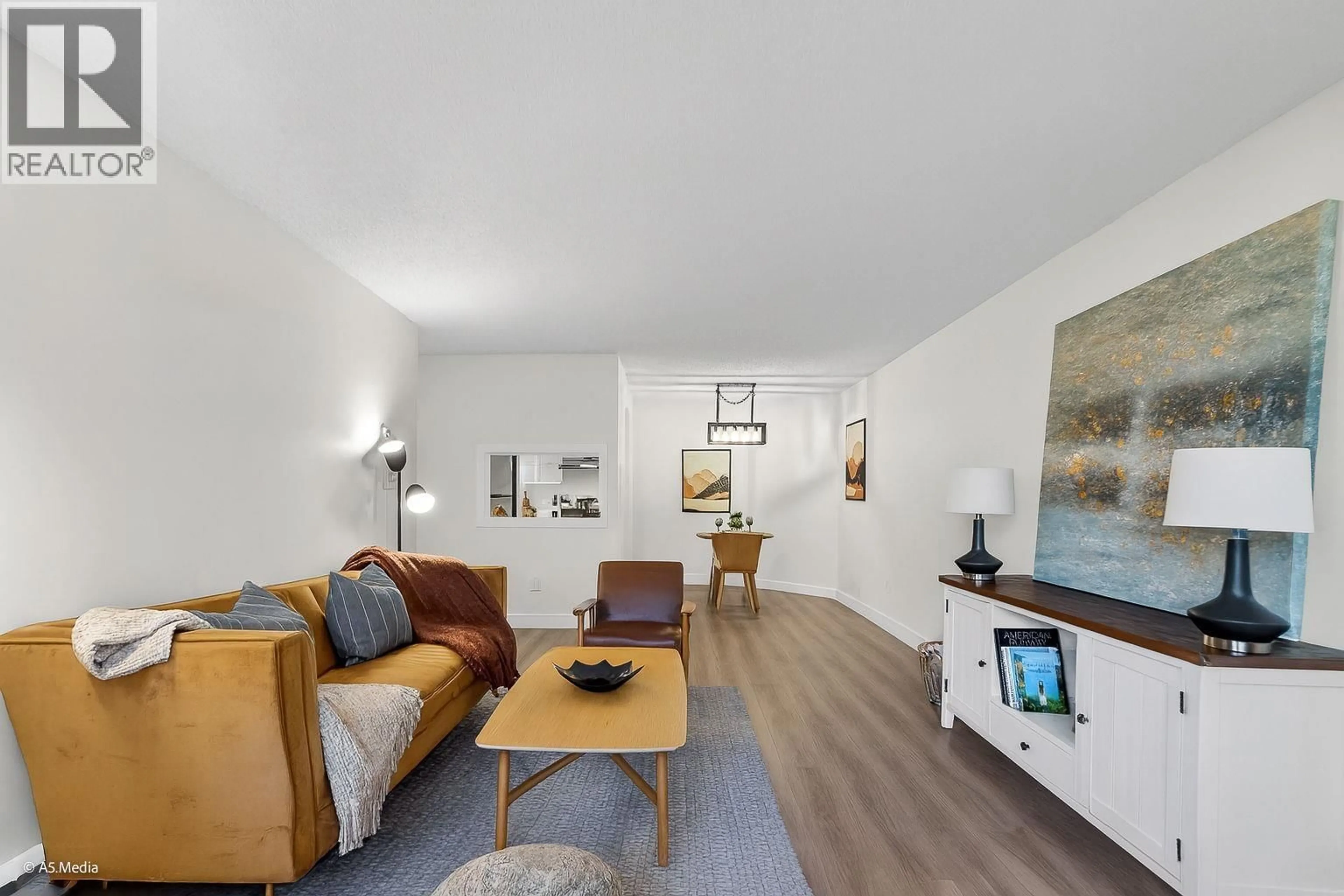 Living room with furniture, wood/laminate floor for 309 - 385 GINGER DRIVE, New Westminster British Columbia V3L5L6