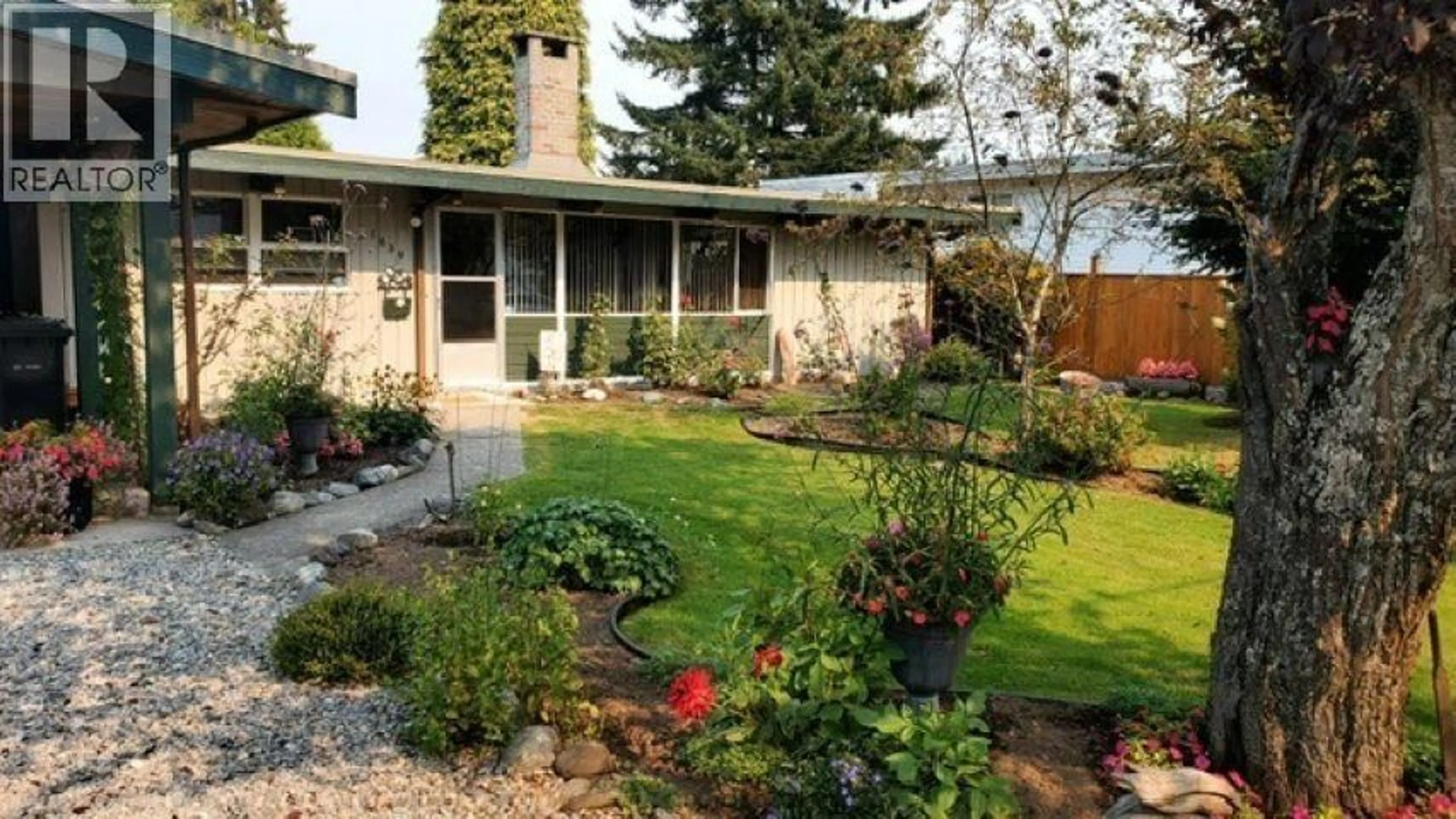 Patio, street for 1639 EDEN AVENUE, Coquitlam British Columbia V3J2R2