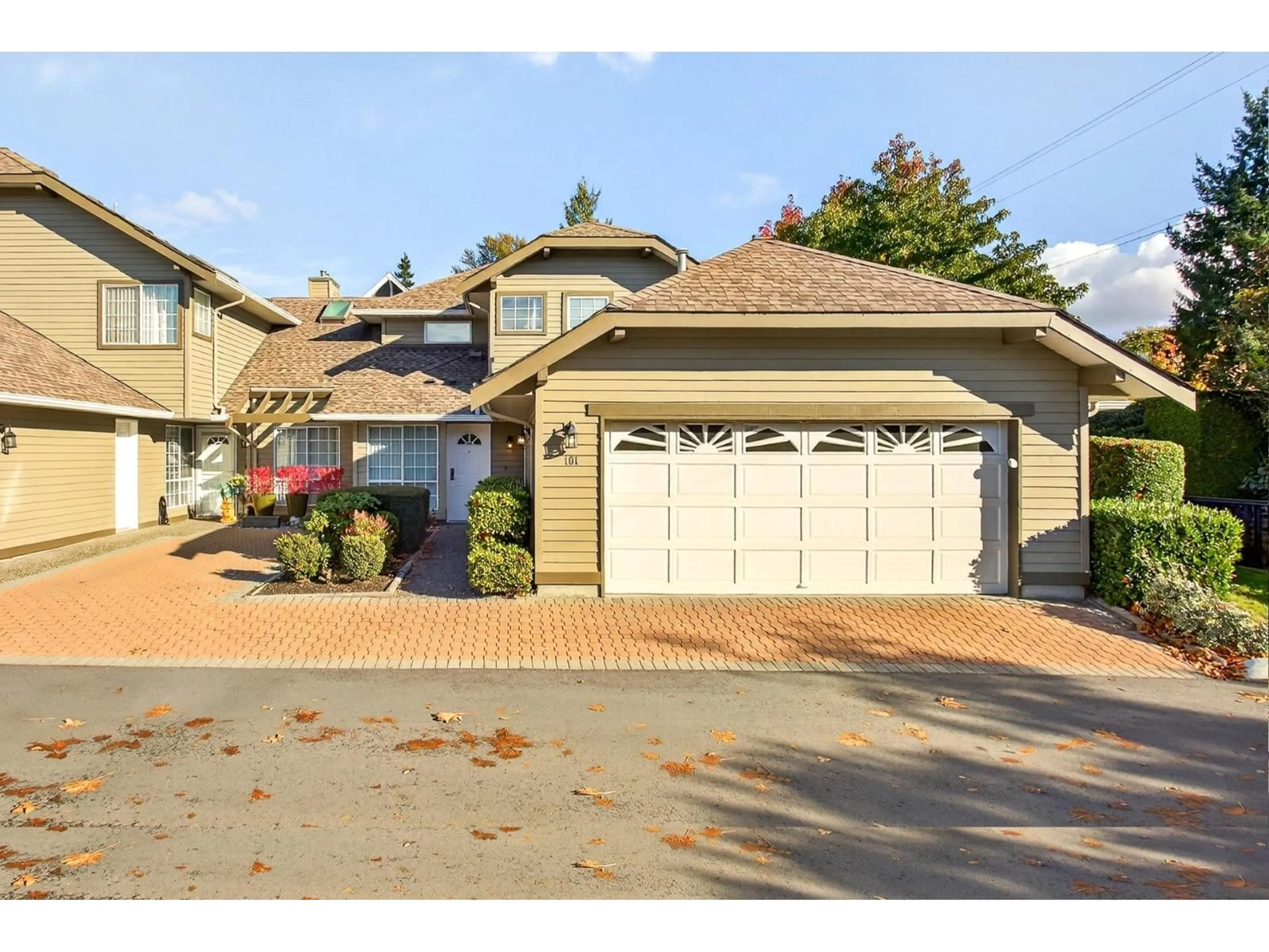 Unknown for 101 - 16275 15 AVENUE, Surrey British Columbia V4A1L4