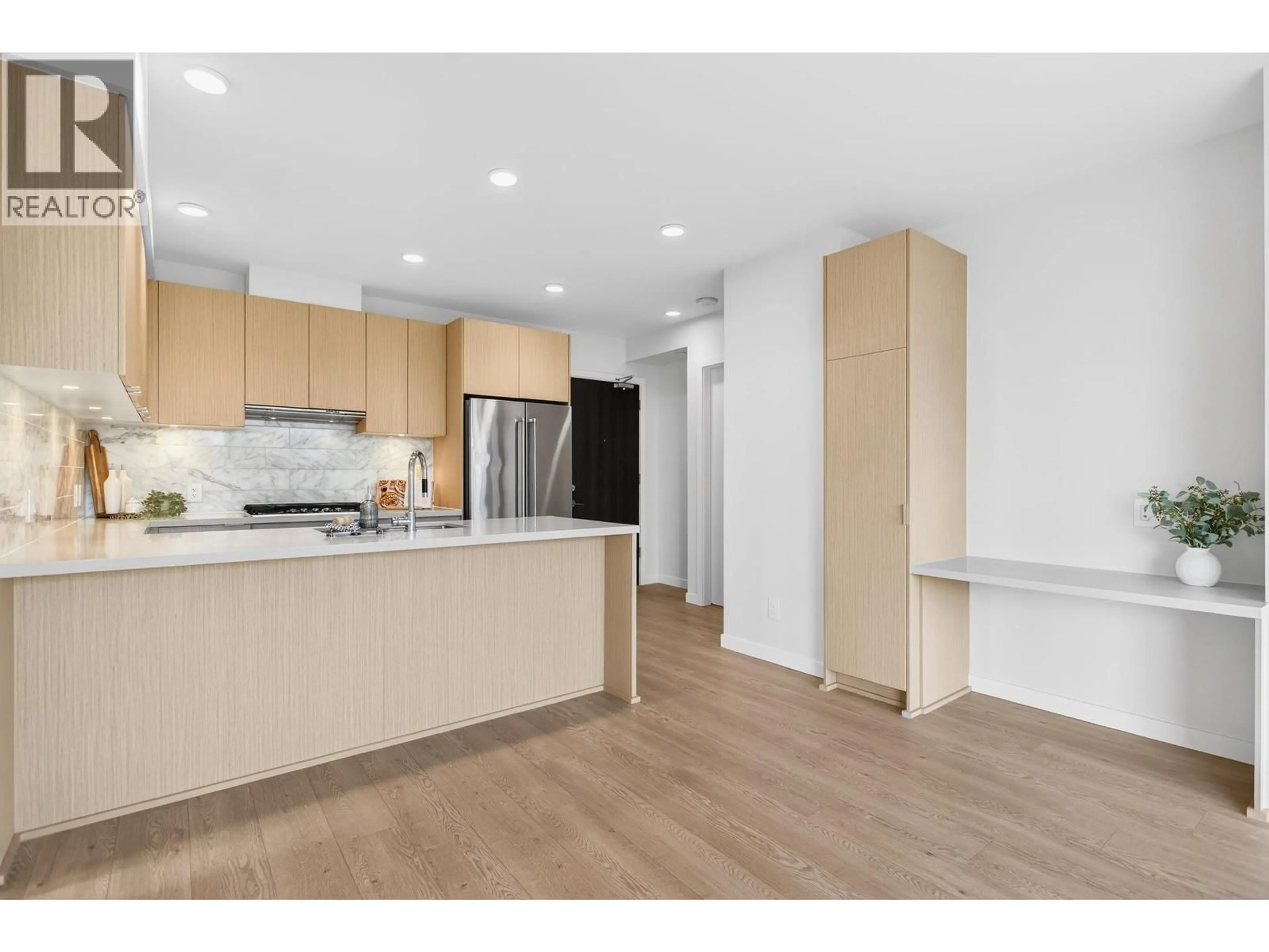 Open concept kitchen, wood/laminate floor for 1706 - 530 WHITING WAY, Coquitlam British Columbia V3J0J4