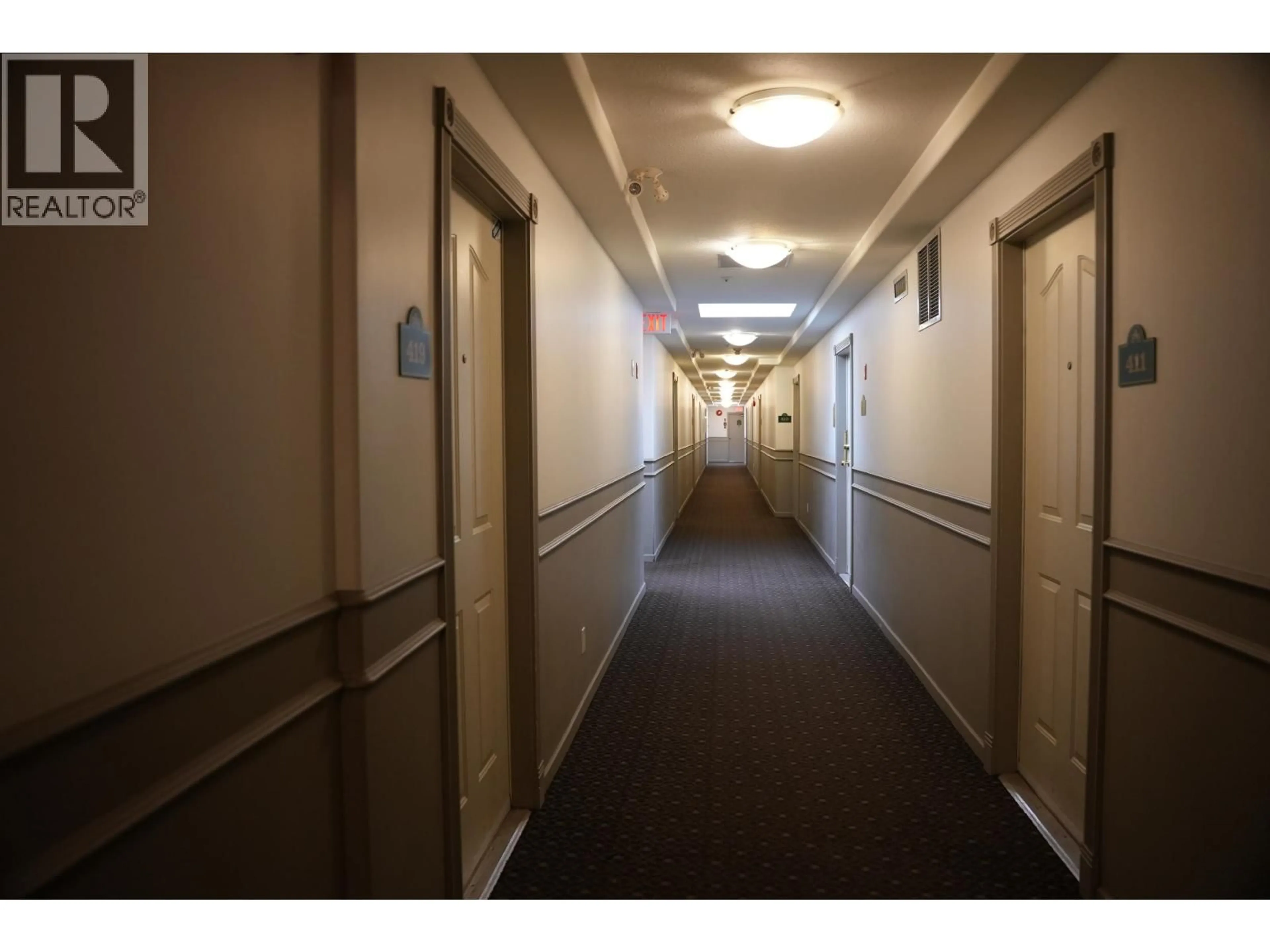 Indoor foyer for 418 - 6475 CHESTER STREET STREET, Vancouver British Columbia V5W4B7