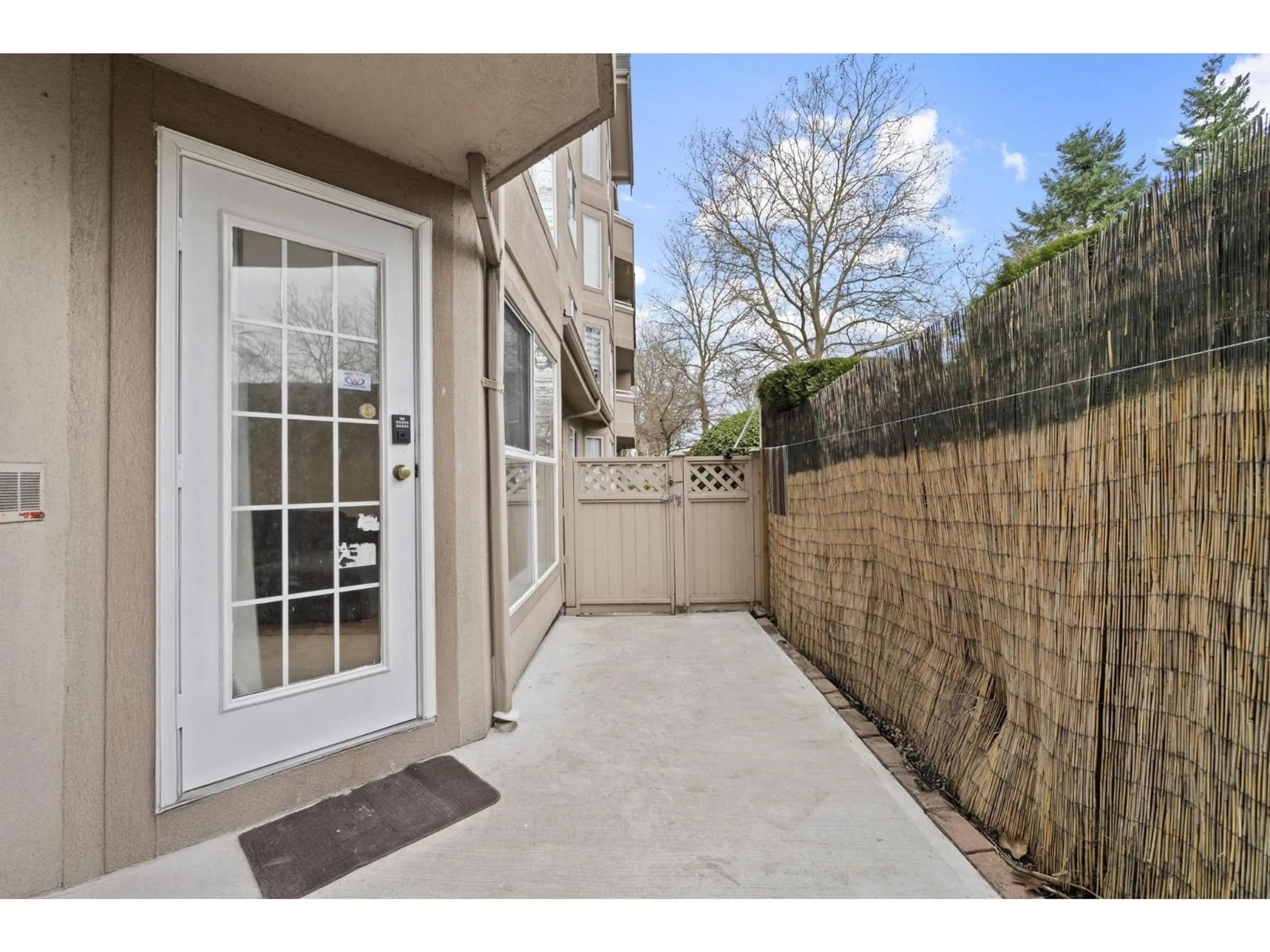 Patio, street for 103 - 7435 121A STREET, Surrey British Columbia V3W0W8