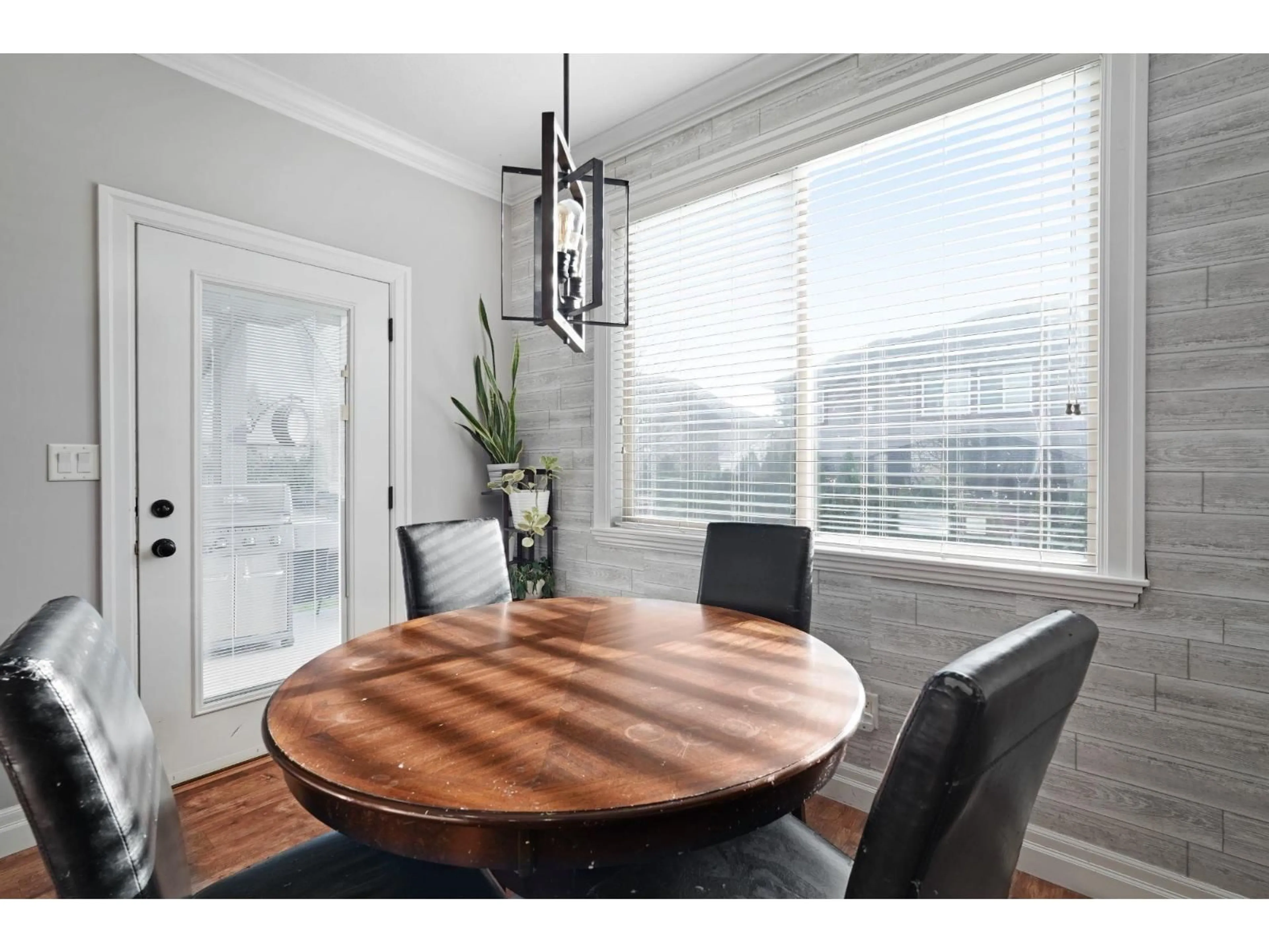 Dining room, wood/laminate floor for 32444 MITCHELL AVENUE, Mission British Columbia V4S0B2