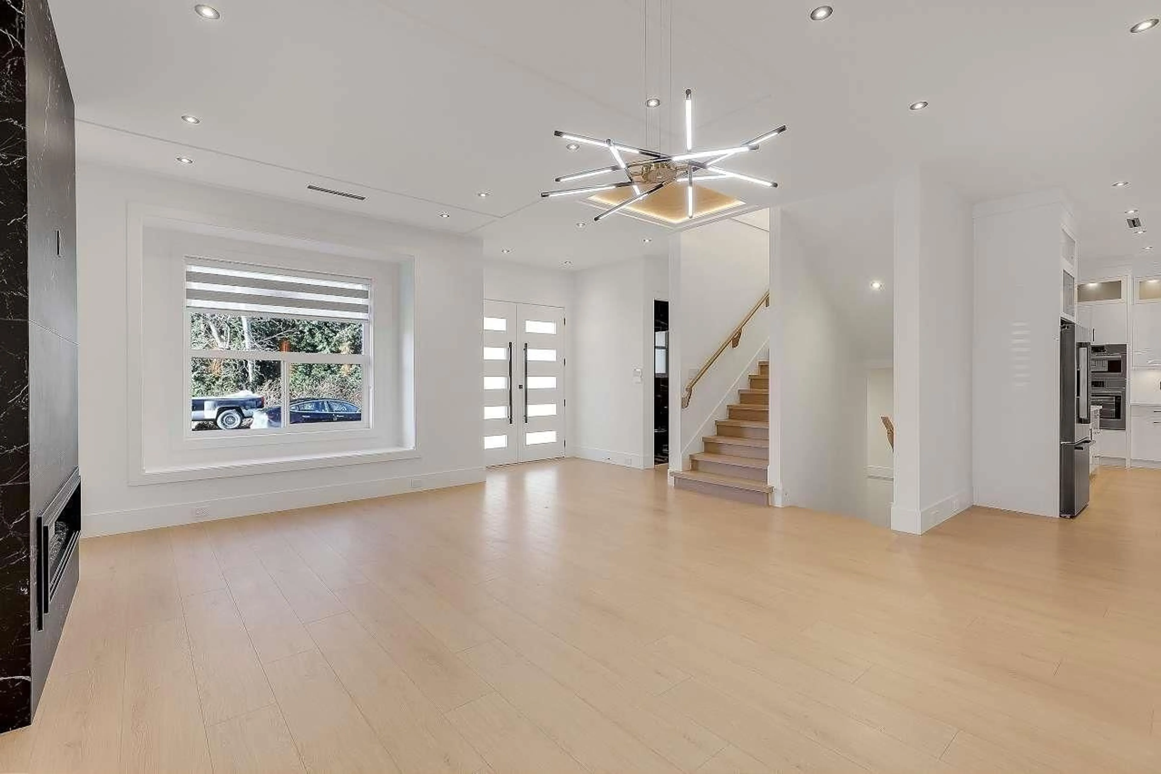 Indoor foyer for 88 171 STREET, Surrey British Columbia V3Z9P5