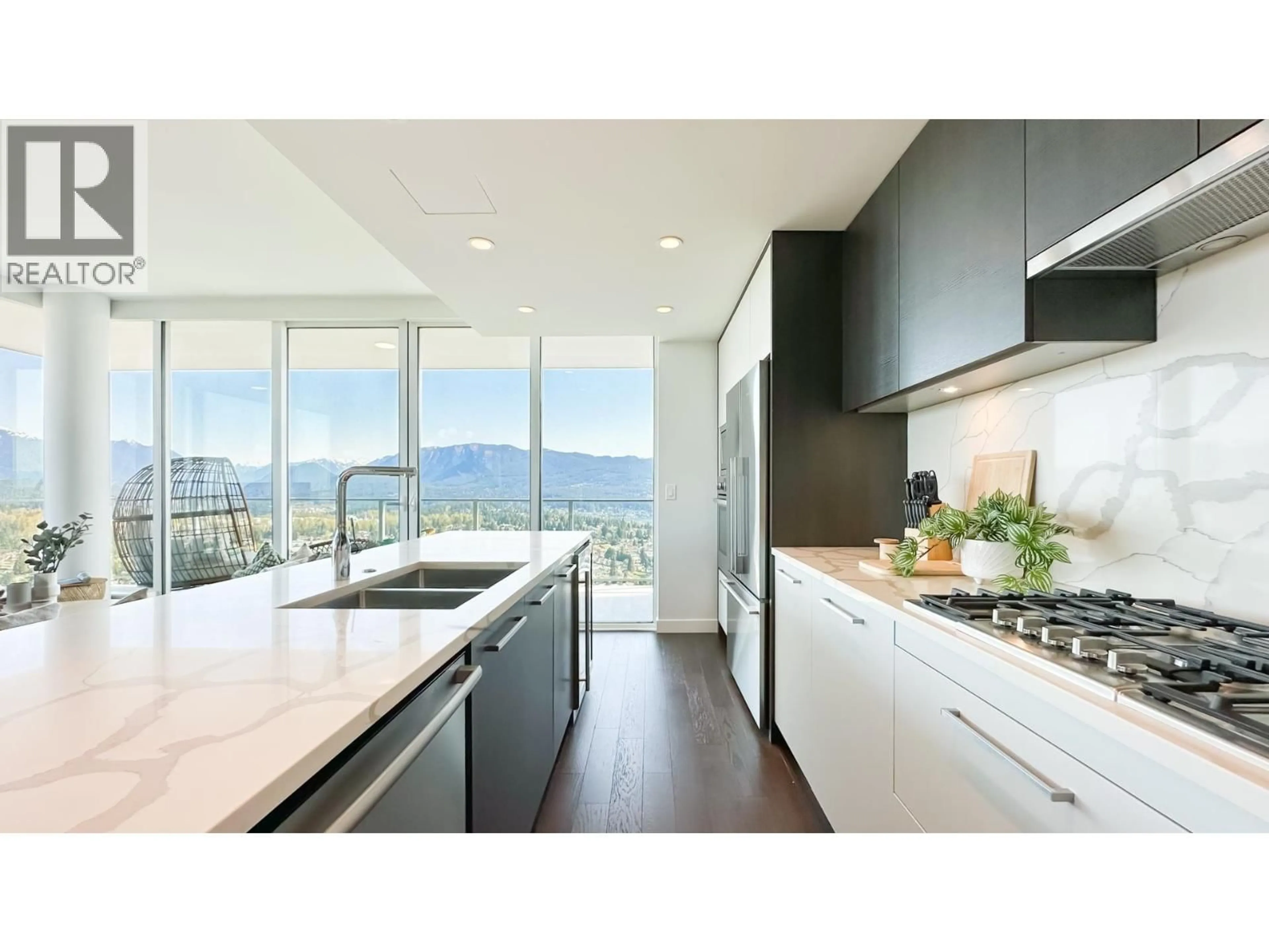 Contemporary kitchen, unknown for 4702 - 567 CLARKE ROAD, Coquitlam British Columbia V3J0K7