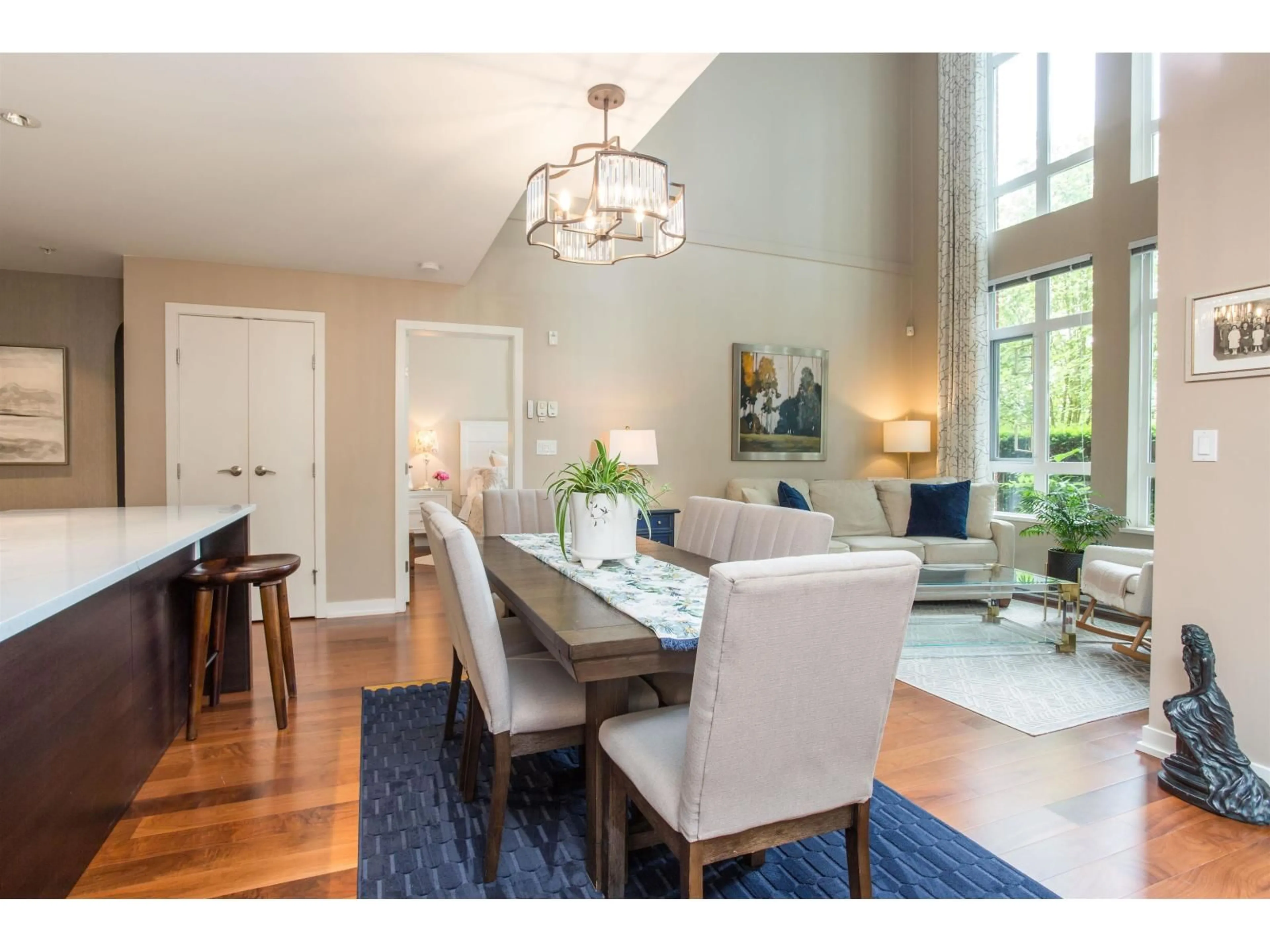 Dining room, wood/laminate floor for 156 - 2950 KING GEORGE BOULEVARD, Surrey British Columbia V4P0E5