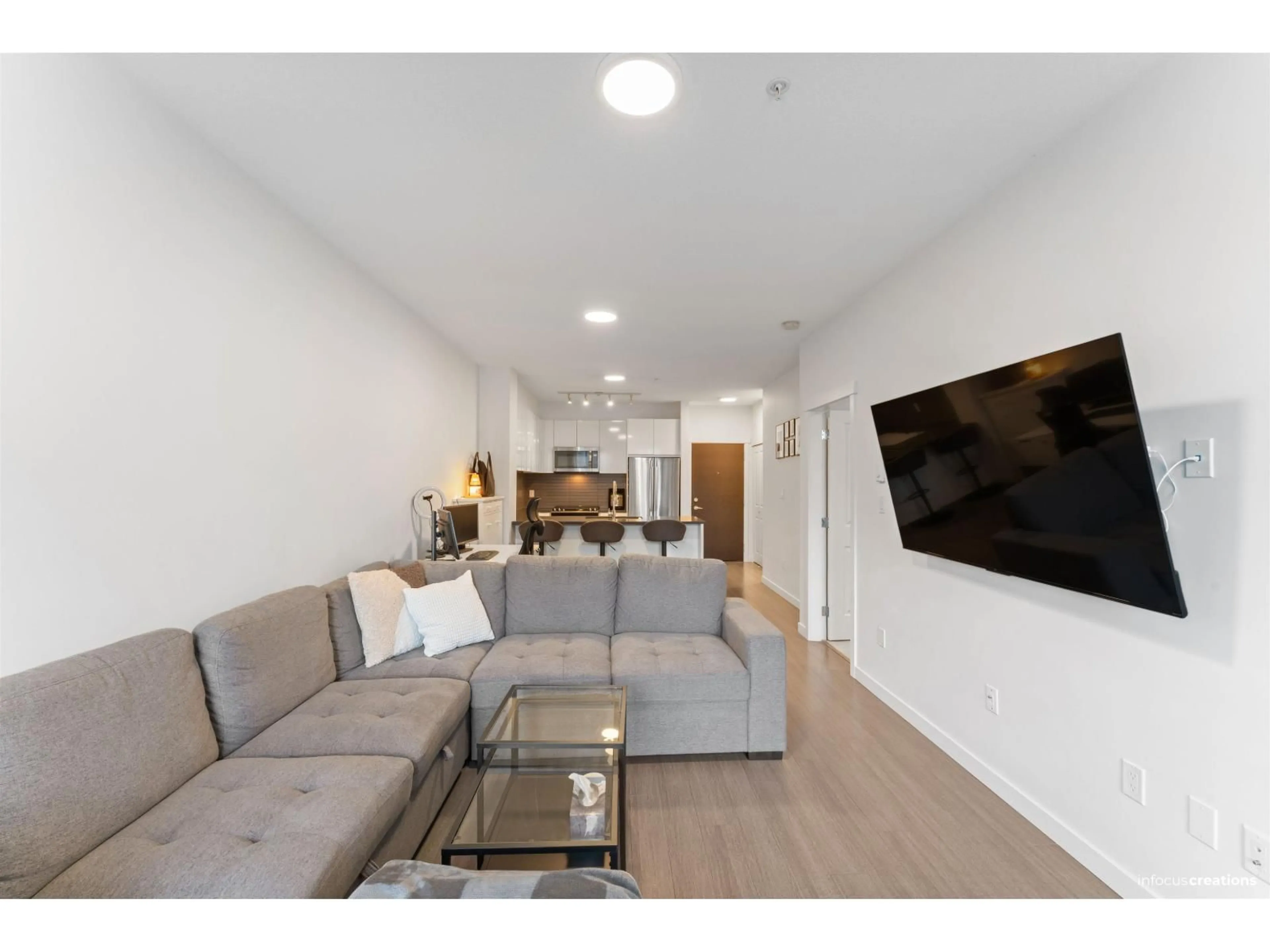 Living room with furniture, unknown for 226 - 15137 33 AVENUE, Surrey British Columbia V3Z0Y1