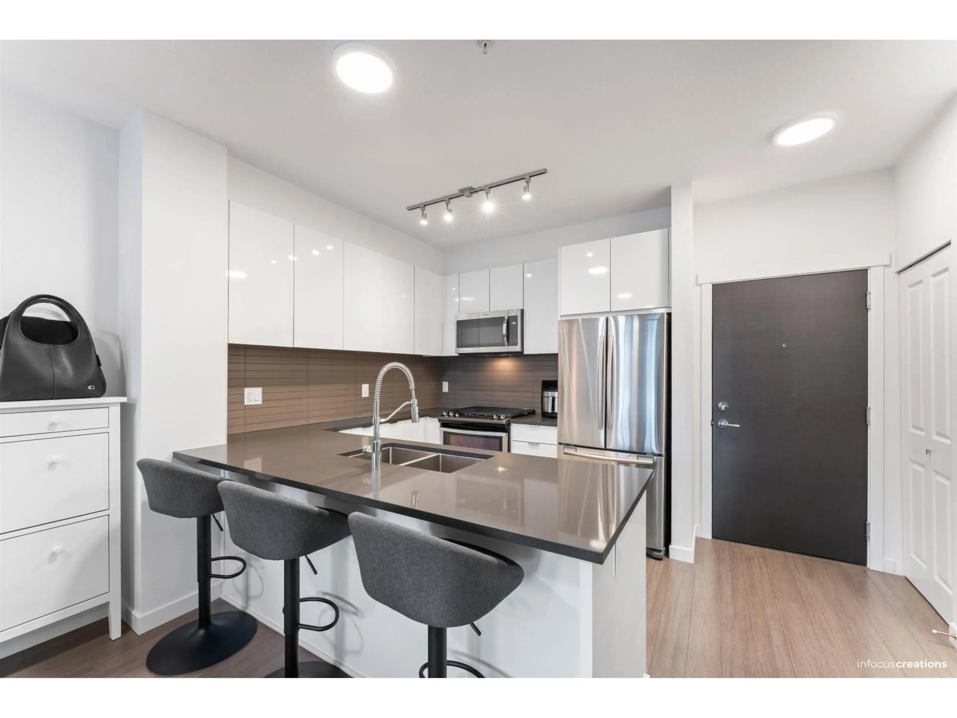 Open concept kitchen, unknown for 226 - 15137 33 AVENUE, Surrey British Columbia V3Z0Y1