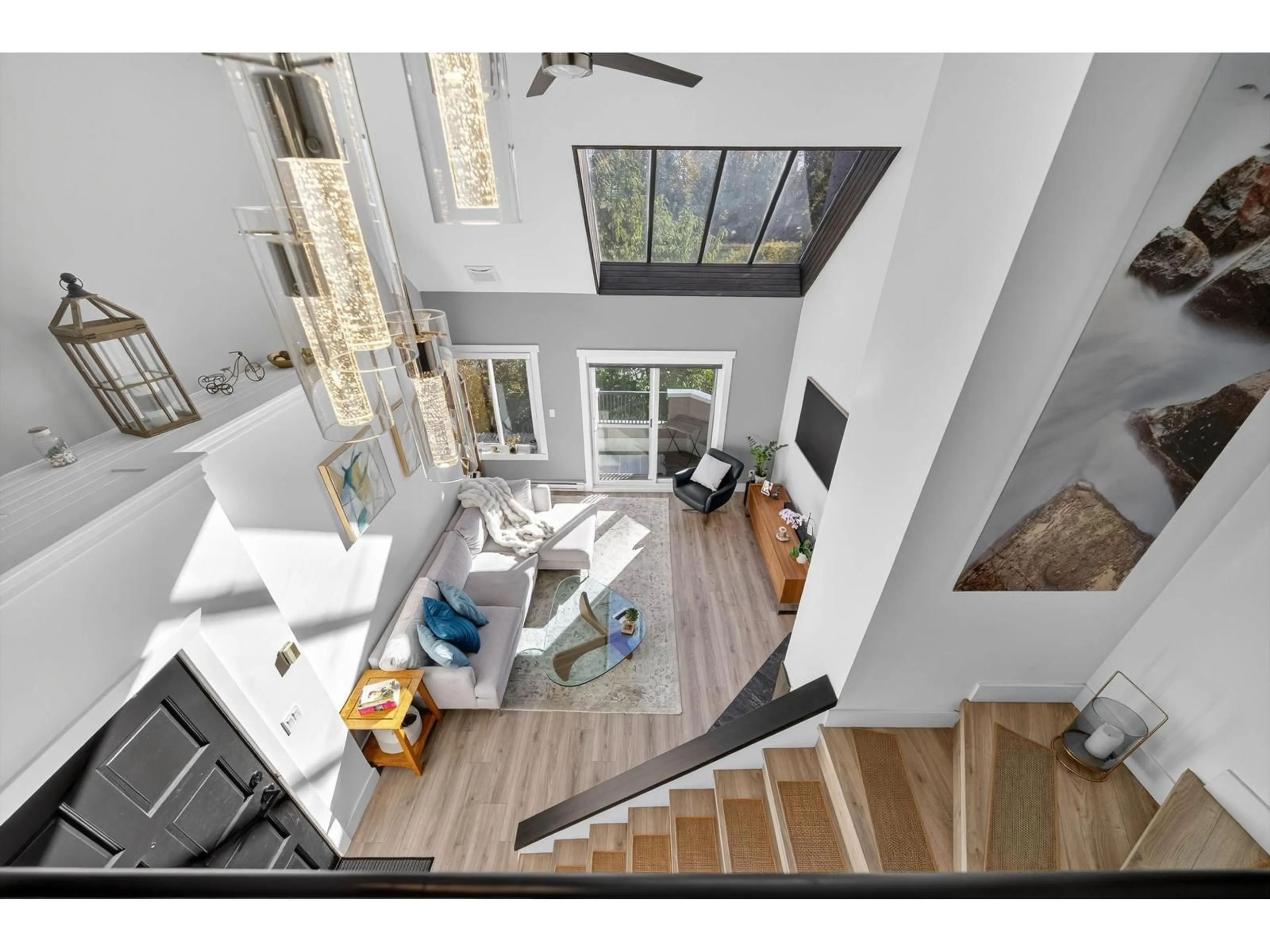 Unknown for 11 - 15971 MARINE DRIVE, White Rock British Columbia V4B1G1