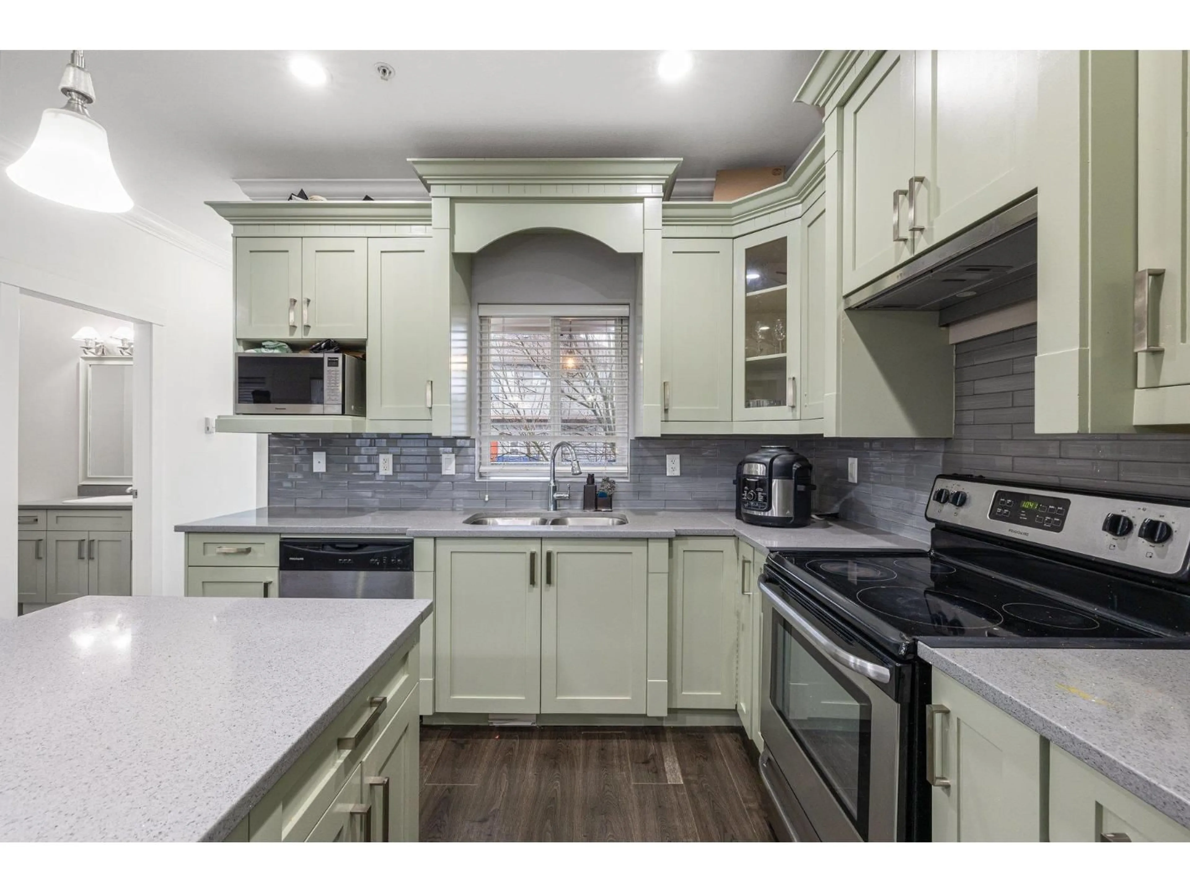 Open concept kitchen, unknown for 4 - 27234 30 AVENUE, Langley British Columbia V4W3J6