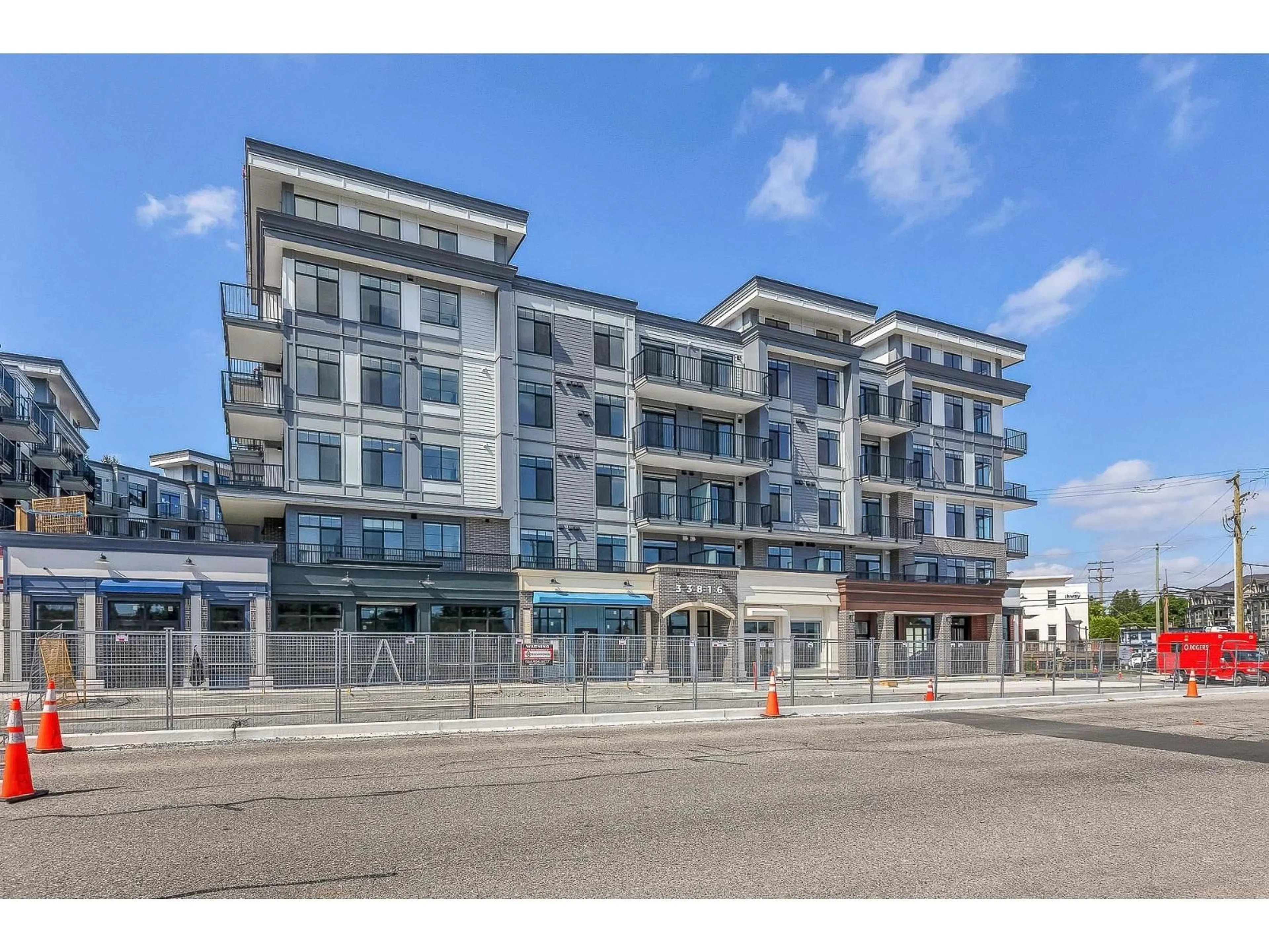 Blurry image for 209 - 33816 SOUTH FRASER WAY, Abbotsford British Columbia V2S0P2