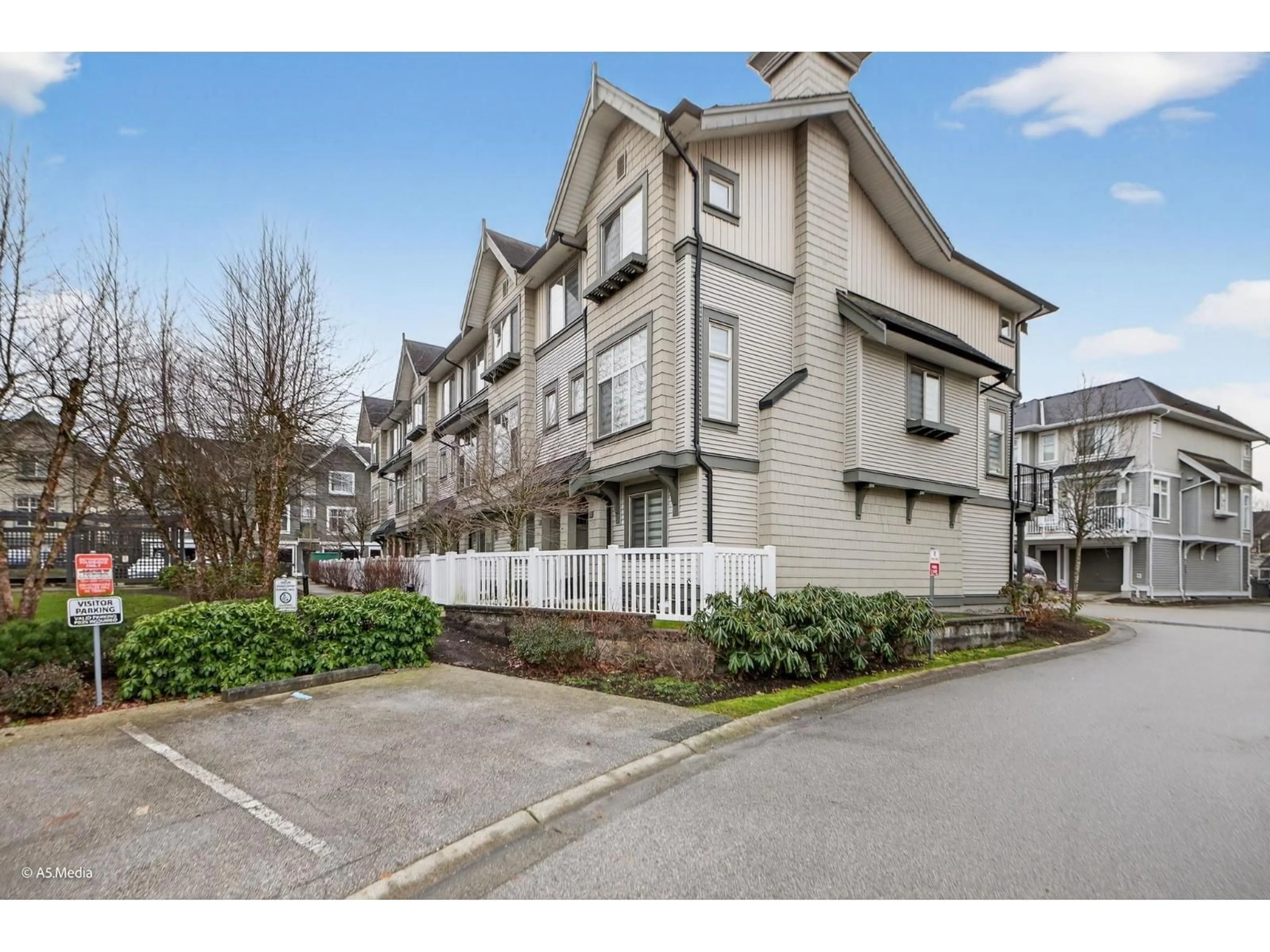 A pic from outside/outdoor area/front of a property/back of a property/a pic from drone, street for 56 - 31098 WESTRIDGE PLACE, Abbotsford British Columbia V2T0C2