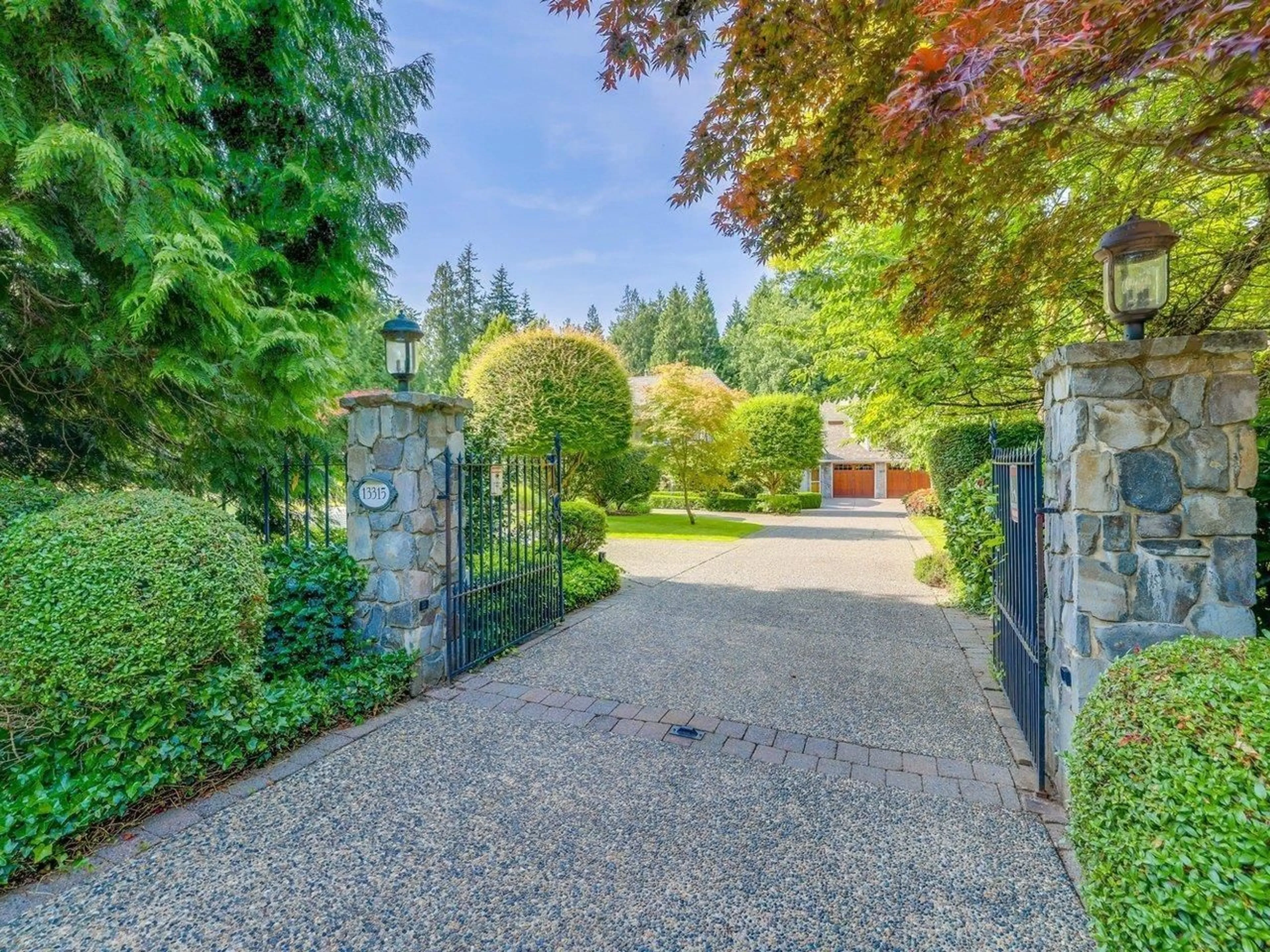 A pic from outside/outdoor area/front of a property/back of a property/a pic from drone, street for 13315 25 AVENUE, Surrey British Columbia V4P1Y6