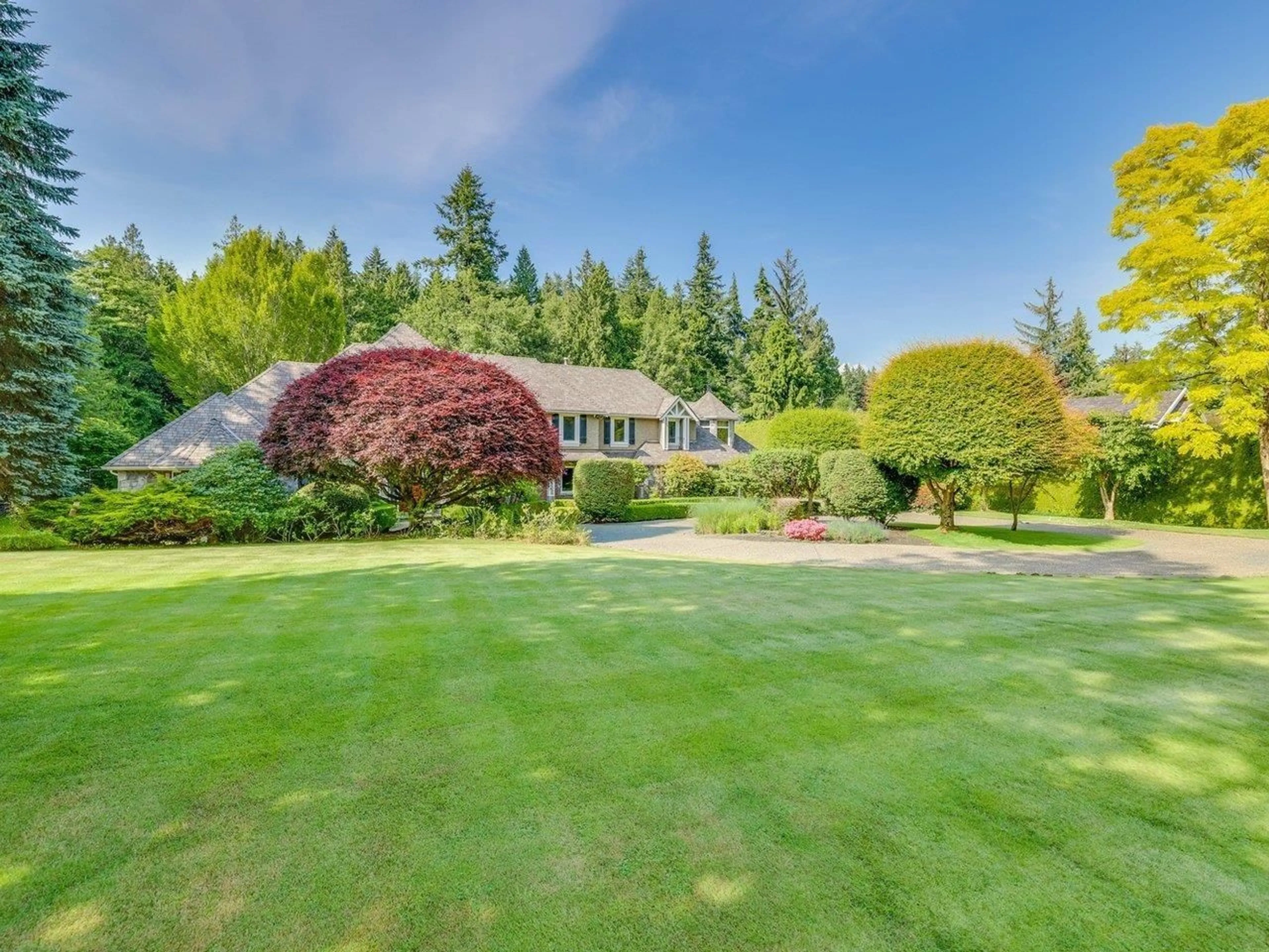 A pic from outside/outdoor area/front of a property/back of a property/a pic from drone, unknown for 13315 25 AVENUE, Surrey British Columbia V4P1Y6