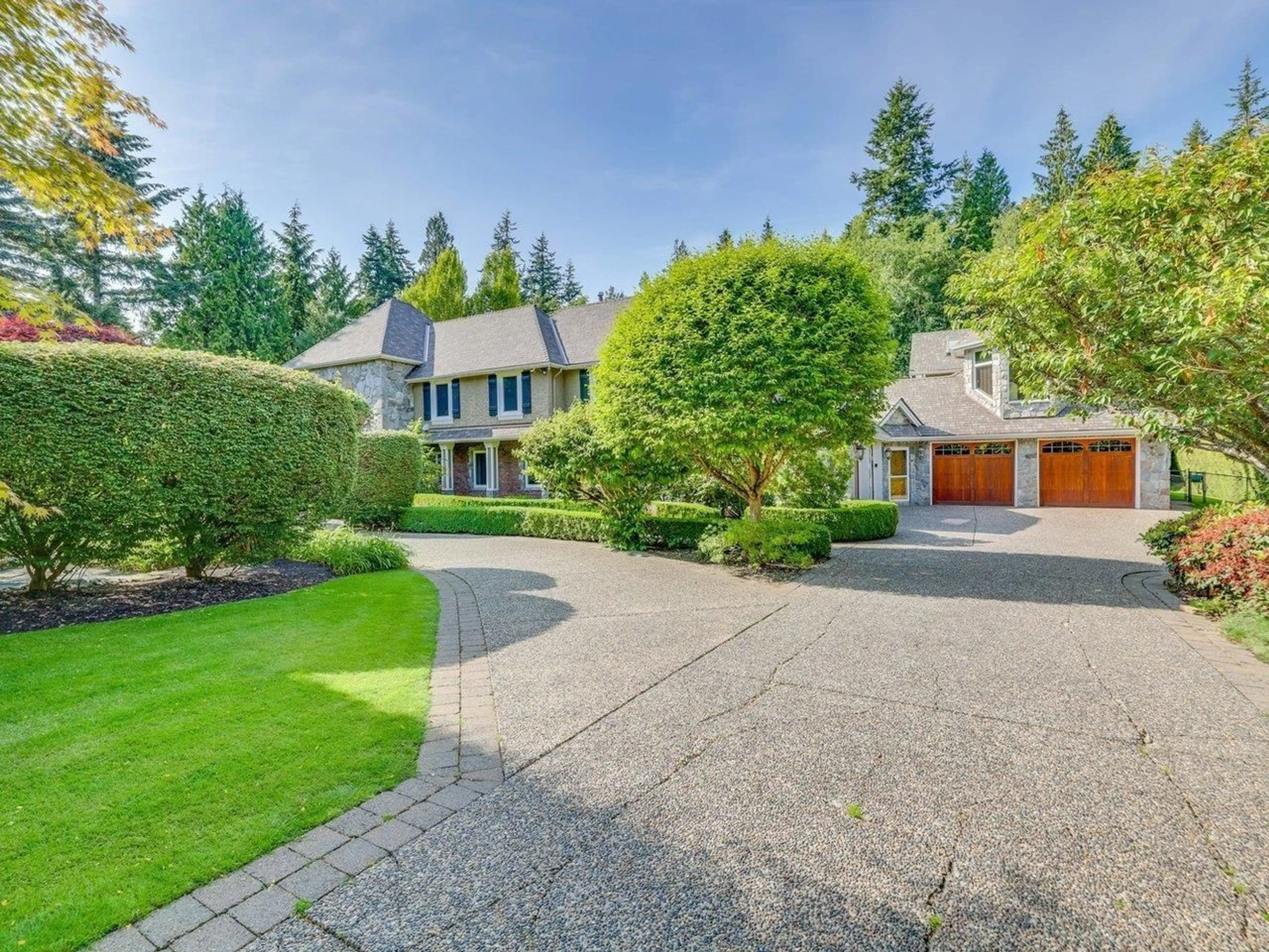 A pic from outside/outdoor area/front of a property/back of a property/a pic from drone, street for 13315 25 AVENUE, Surrey British Columbia V4P1Y6