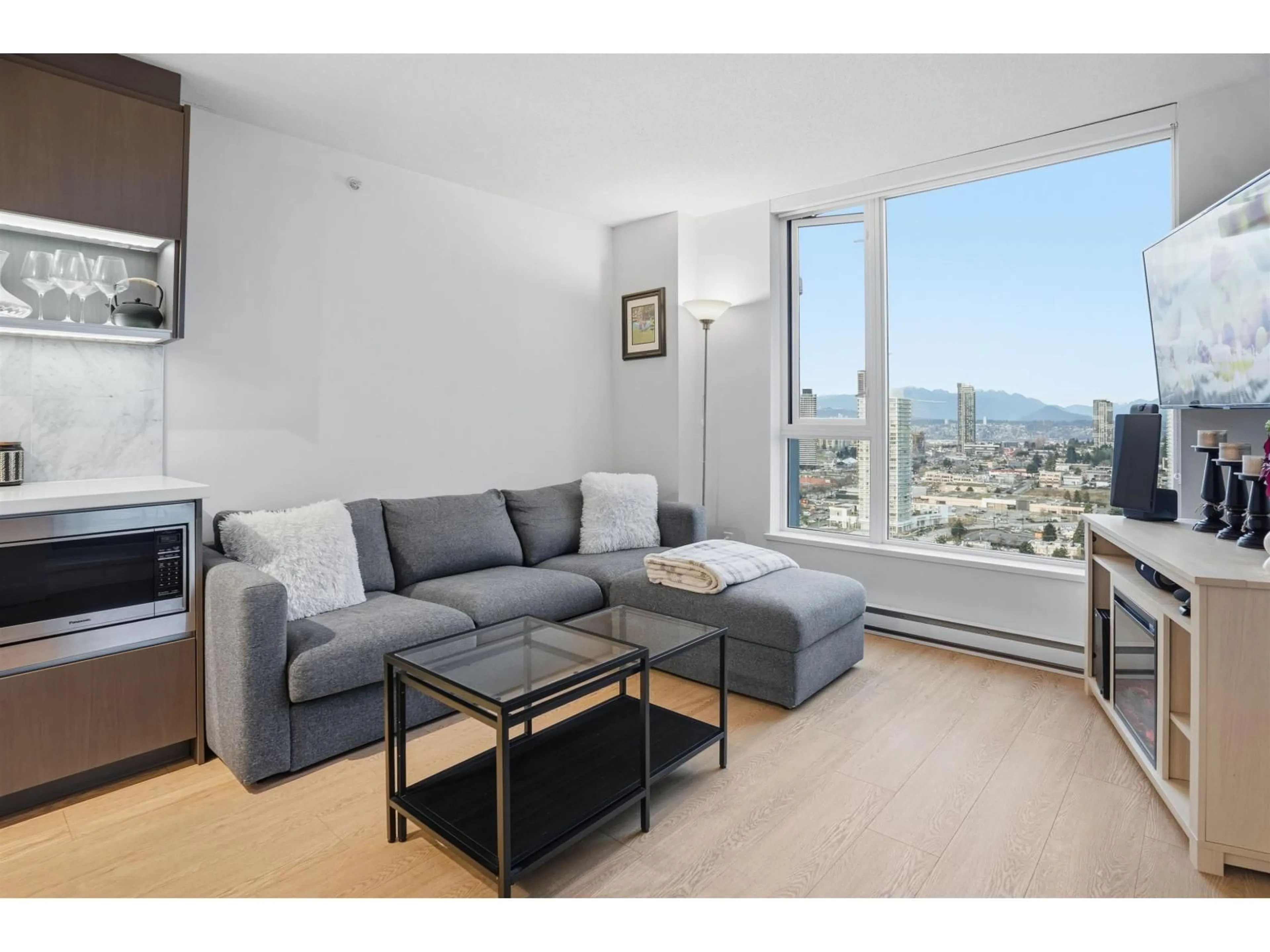 Living room with furniture, unknown for 3312 - 13750 100 AVENUE, Surrey British Columbia V3T0L3