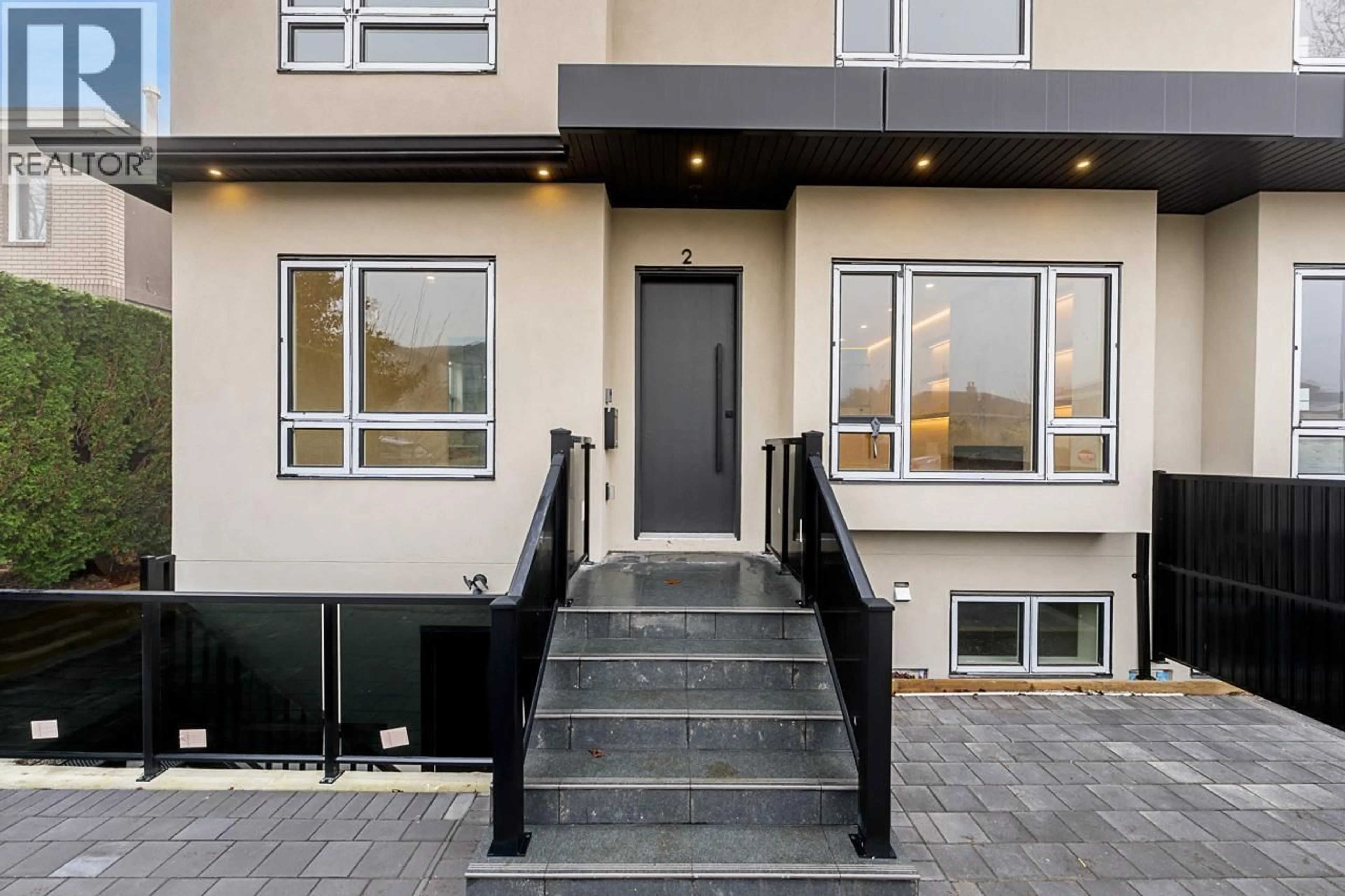 Unknown for 2 - 6554 CHARLES STREET, Burnaby British Columbia V5B2H1