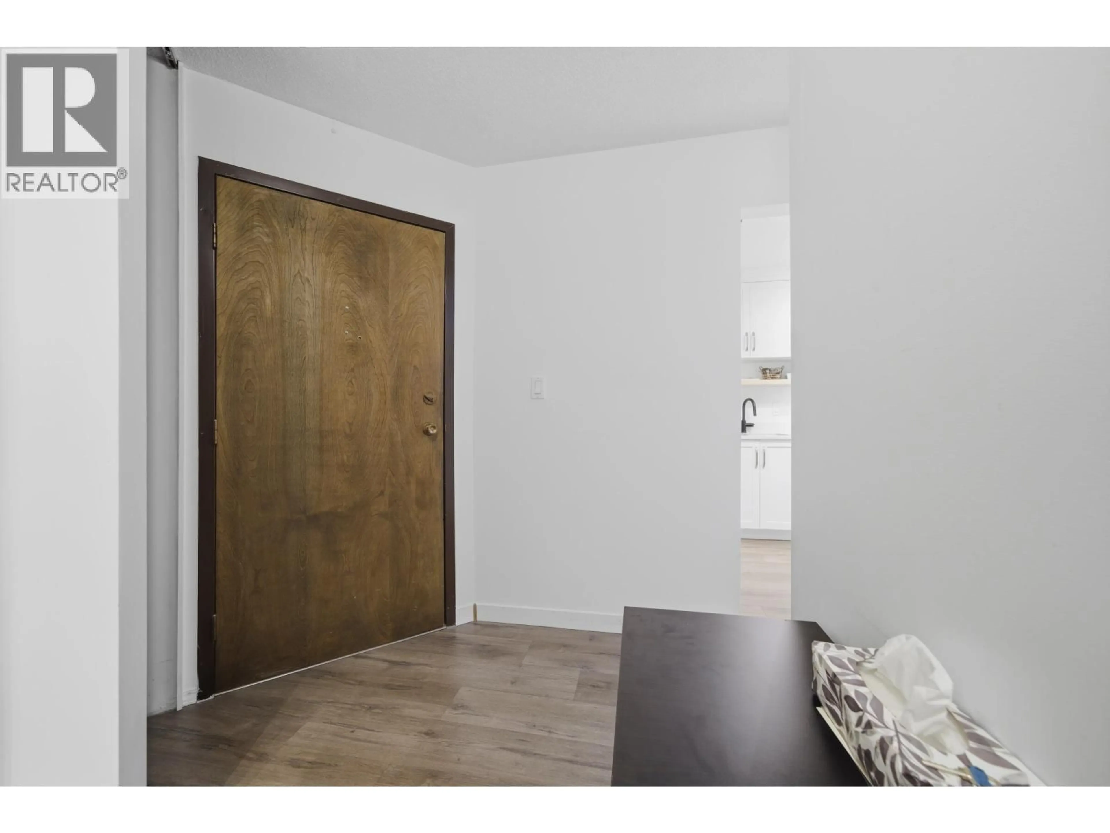 Indoor entryway for 212 - 2620 FROMME ROAD, North Vancouver British Columbia V7J2R3