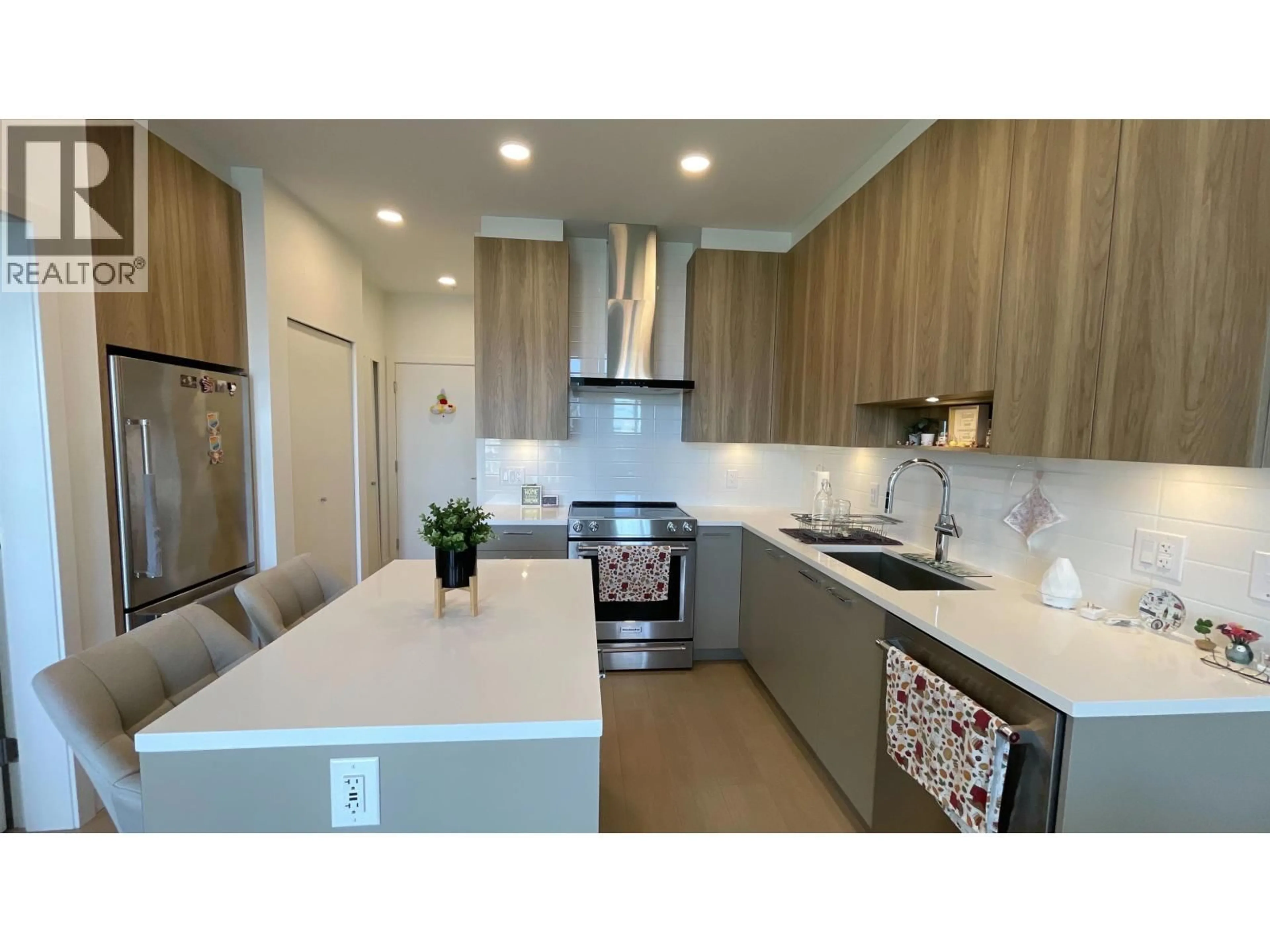 Open concept kitchen, unknown for 614 - 7599 15TH STREET, Burnaby British Columbia V3N0H9