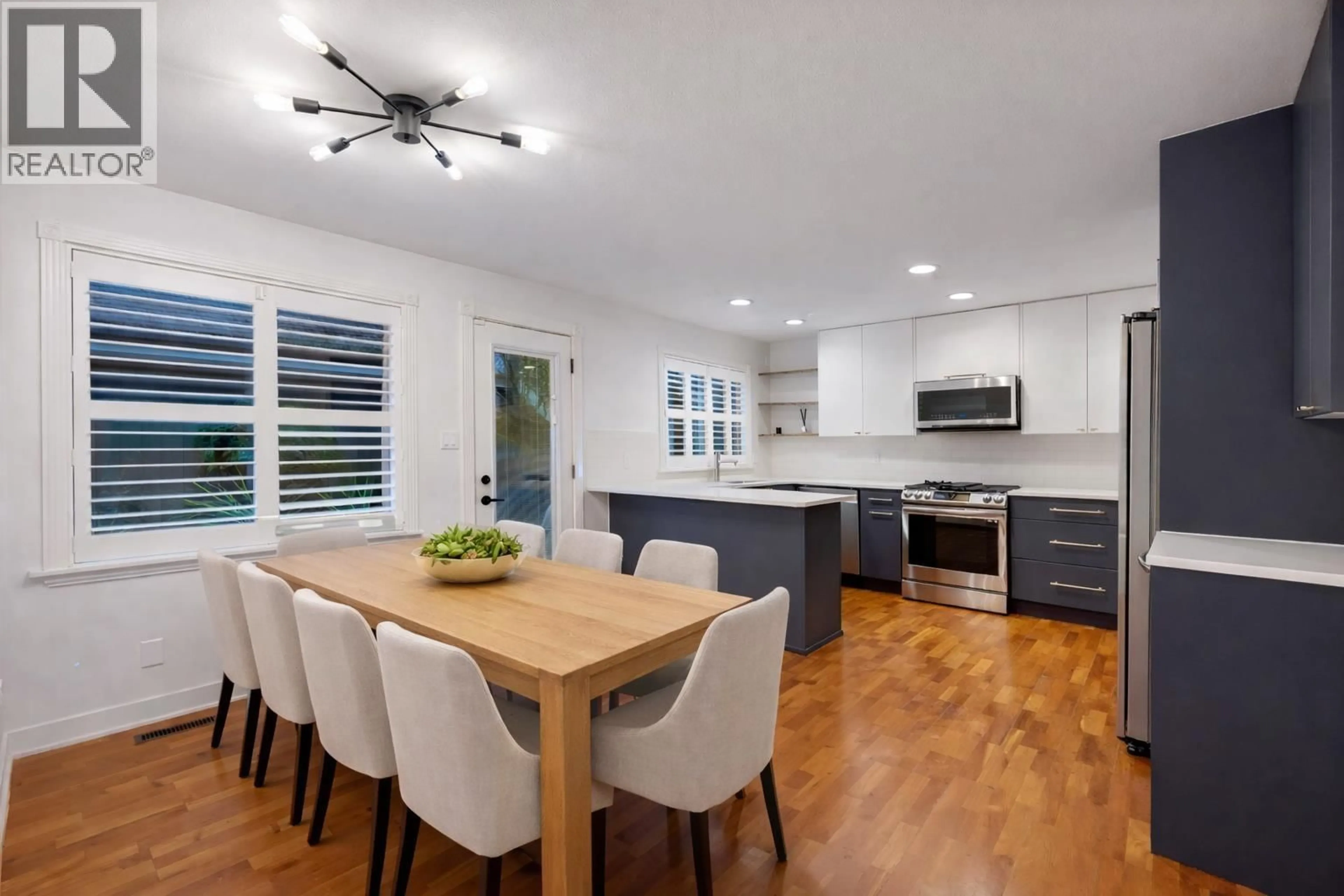 Open concept kitchen, unknown for 1645 ST. ANDREWS AVENUE, North Vancouver British Columbia V7L2V8