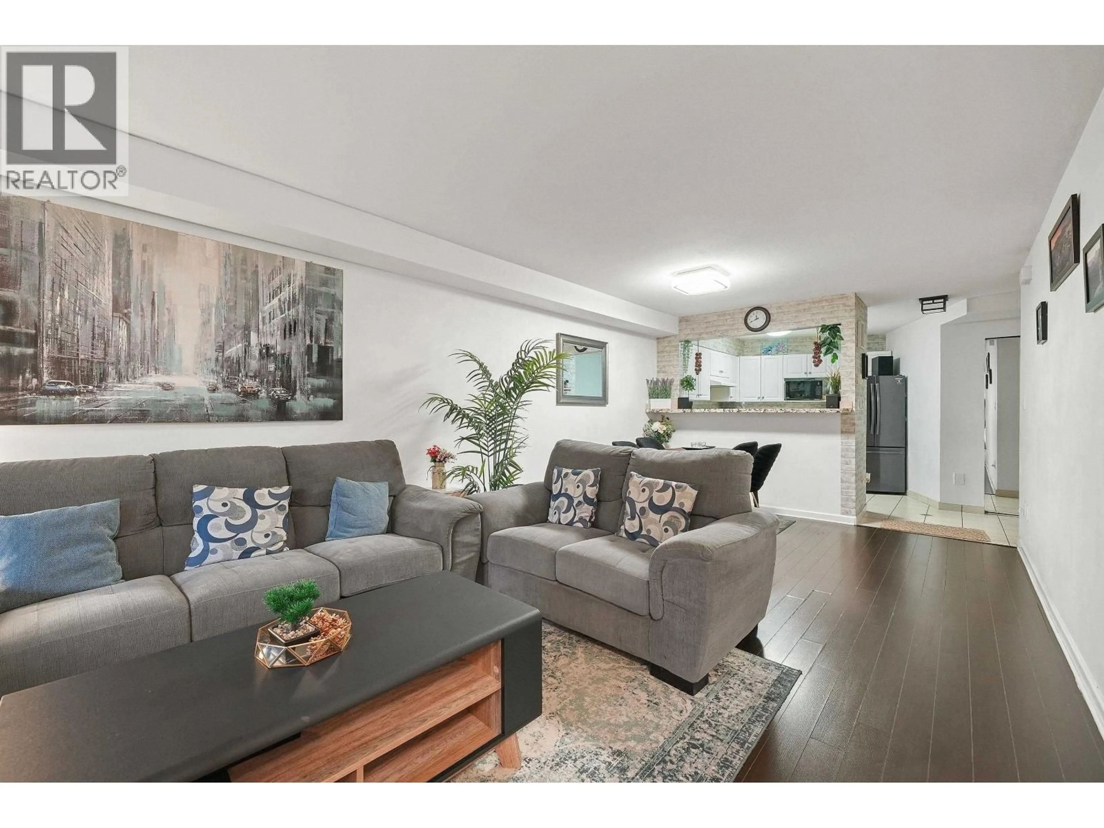 Living room with furniture, wood/laminate floor for 2 - 1383 BRUNETTE AVENUE, Coquitlam British Columbia V3K1G6