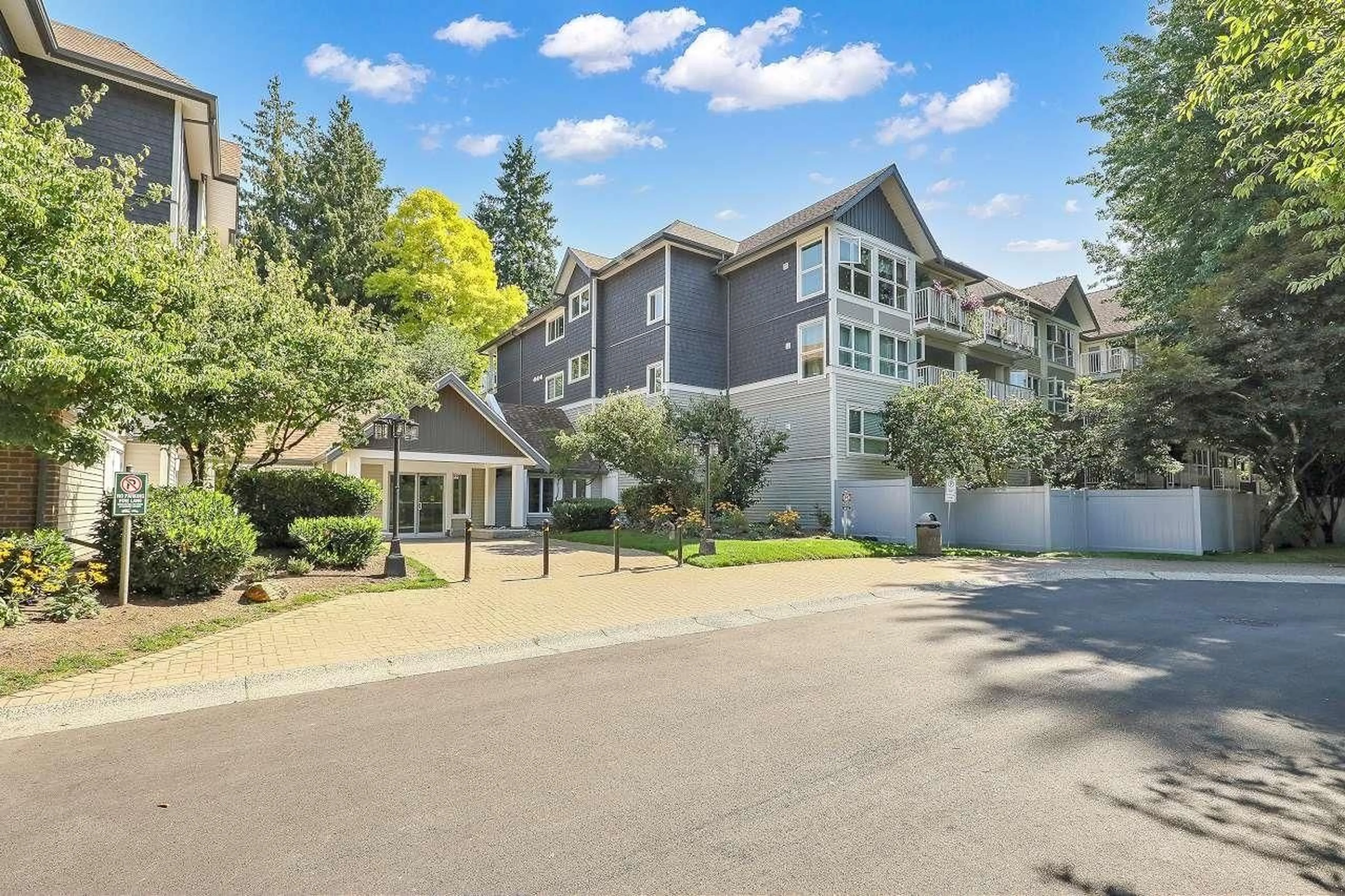 A pic from outside/outdoor area/front of a property/back of a property/a pic from drone, unknown for 309 - 9626 148 STREET, Surrey British Columbia V3R0W2