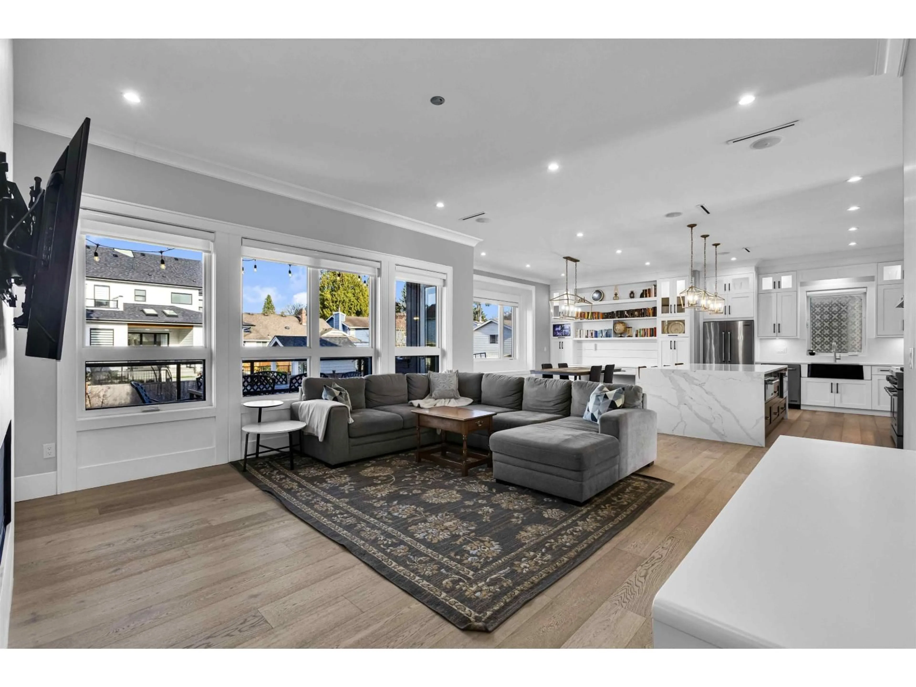 Open concept kitchen, unknown for 14149 16 AVENUE, Surrey British Columbia V4A1P9