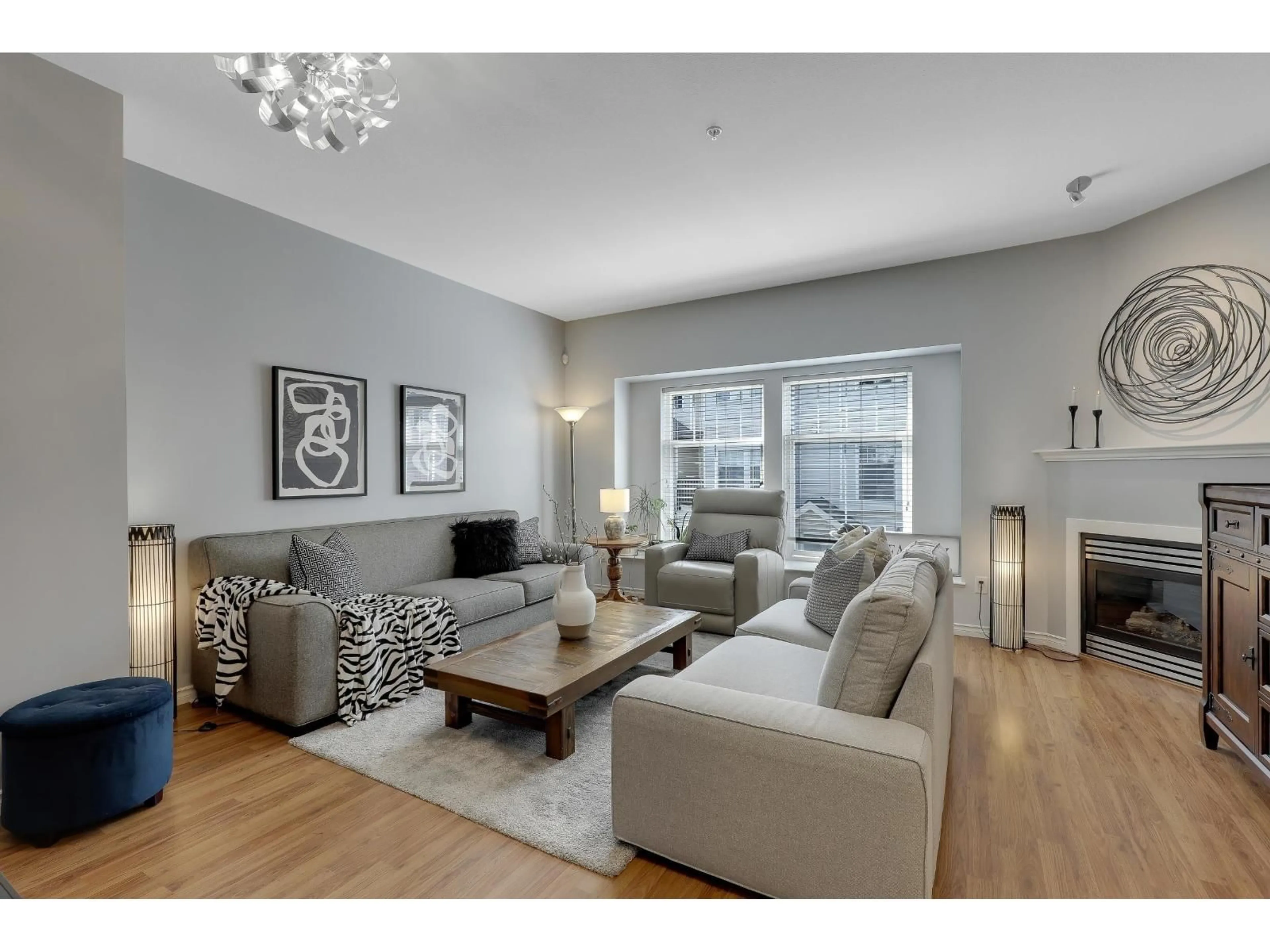 Living room with furniture, unknown for 35 - 21535 88 AVENUE, Langley British Columbia V1M4E5