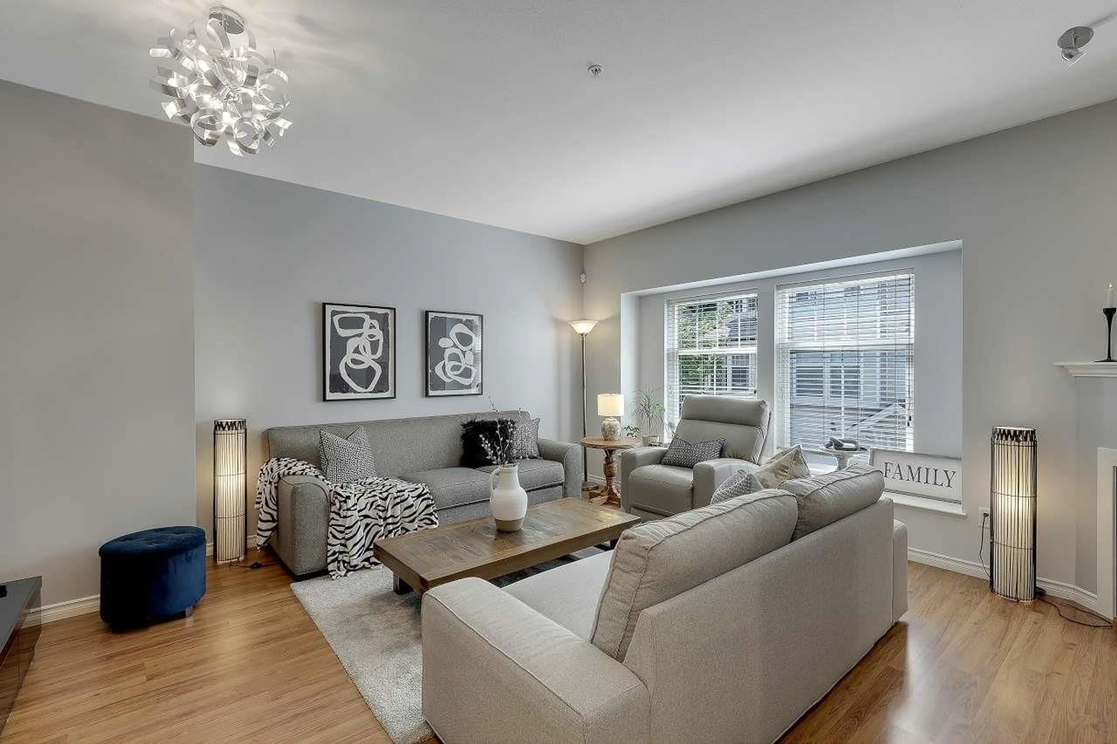 Living room with furniture, unknown for 35 - 21535 88 AVENUE, Langley British Columbia V1M4E5