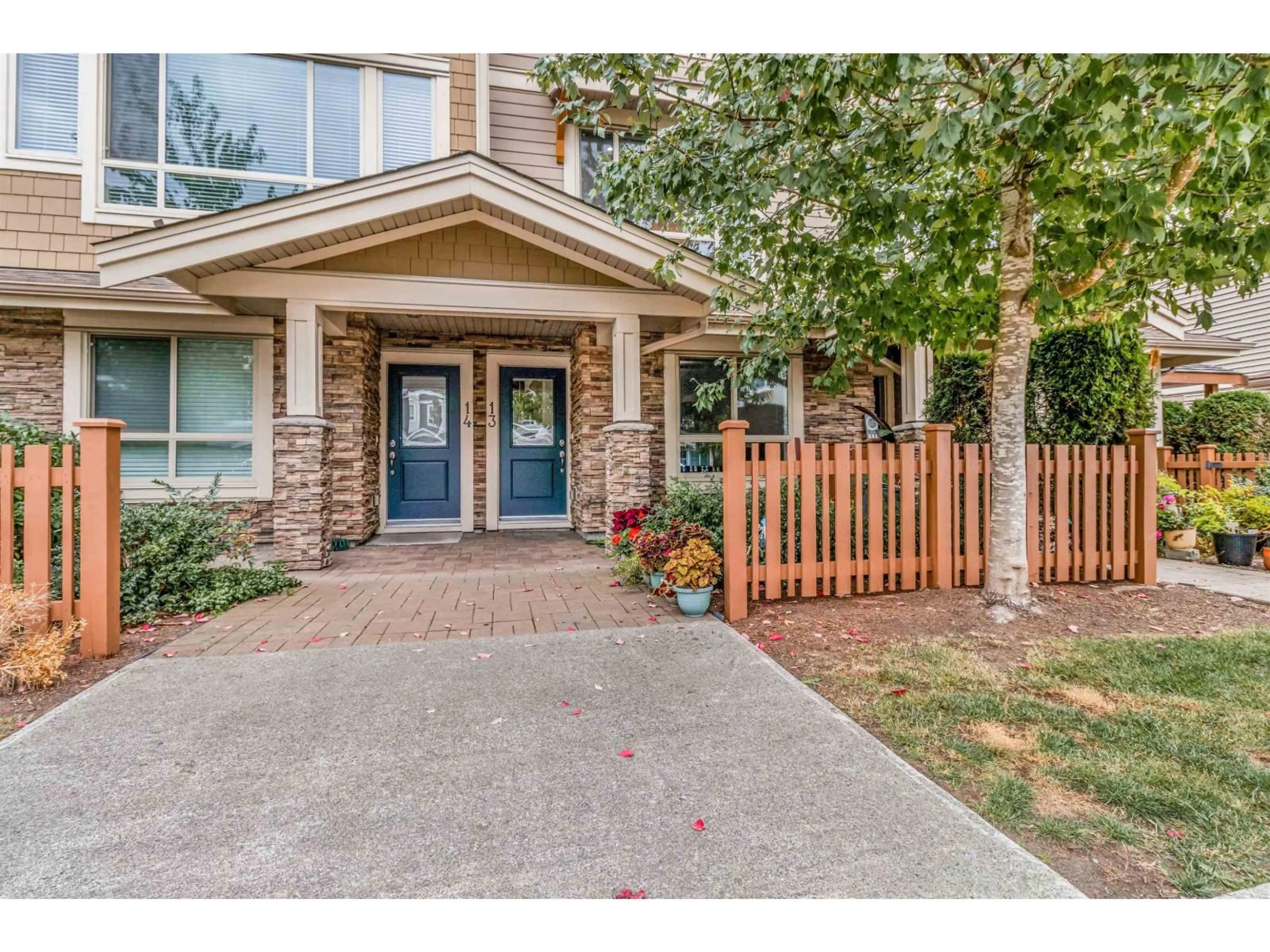 Indoor entryway for 13 - 19752 55A AVENUE, Langley British Columbia V3A3X2