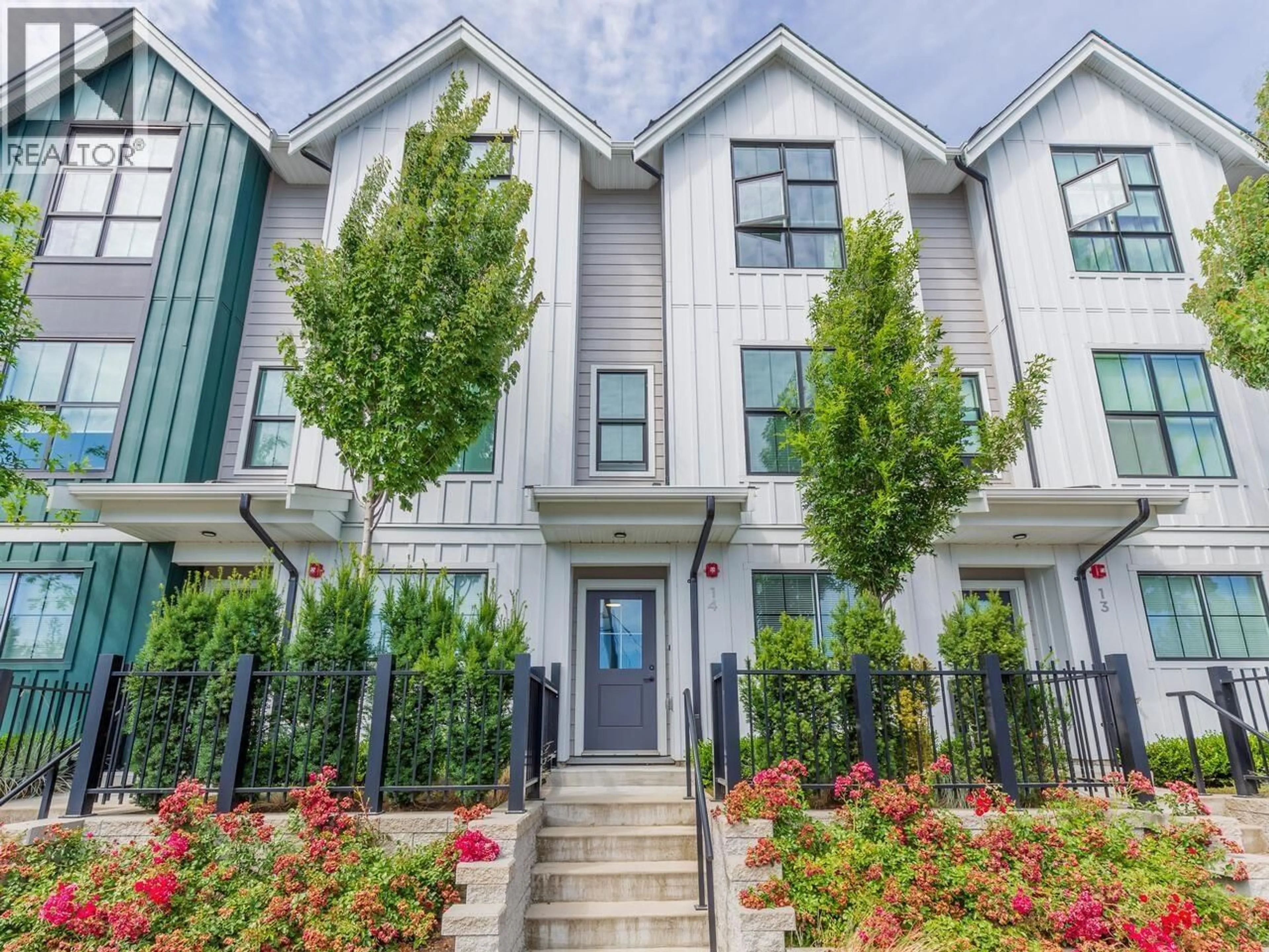 Home with vinyl exterior material, unknown for 14 - 488 FURNESS STREET, New Westminster British Columbia V3M0M1