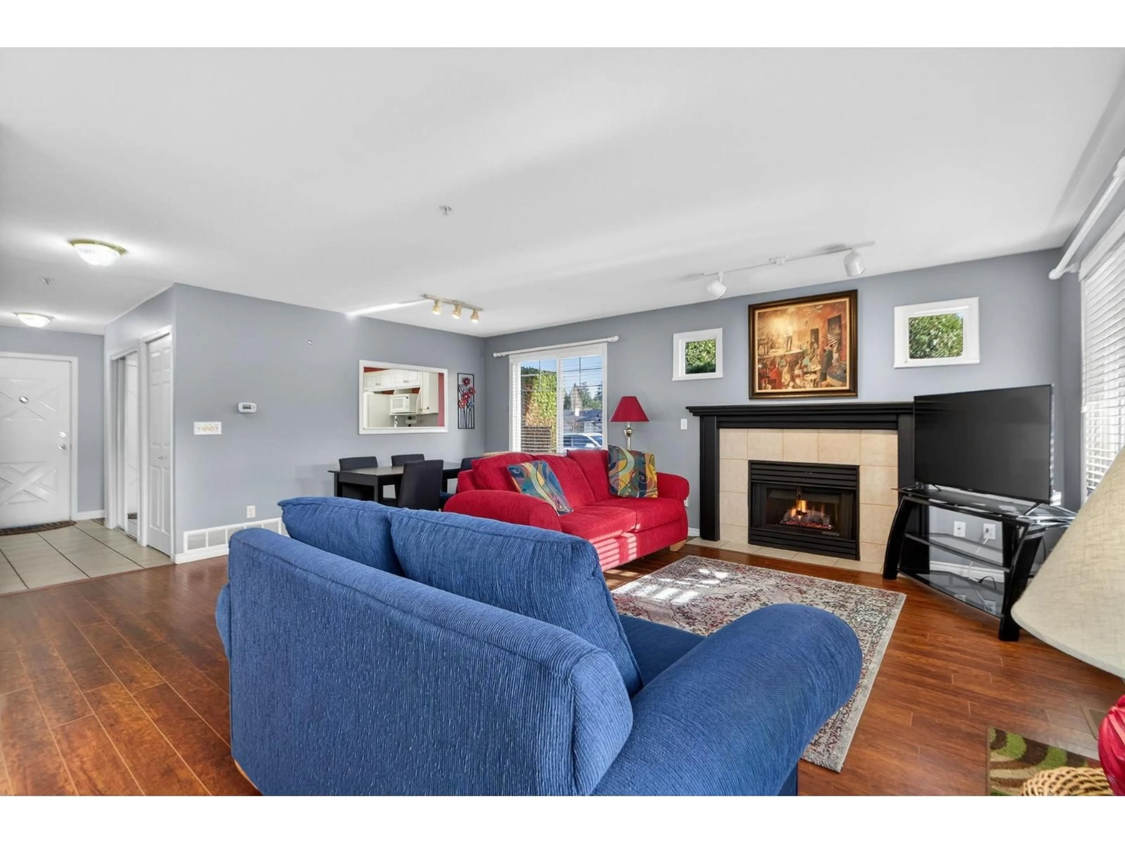 Living room with furniture, unknown for 47 - 20761 TELEGRAPH TRAIL, Langley British Columbia V1M2W3