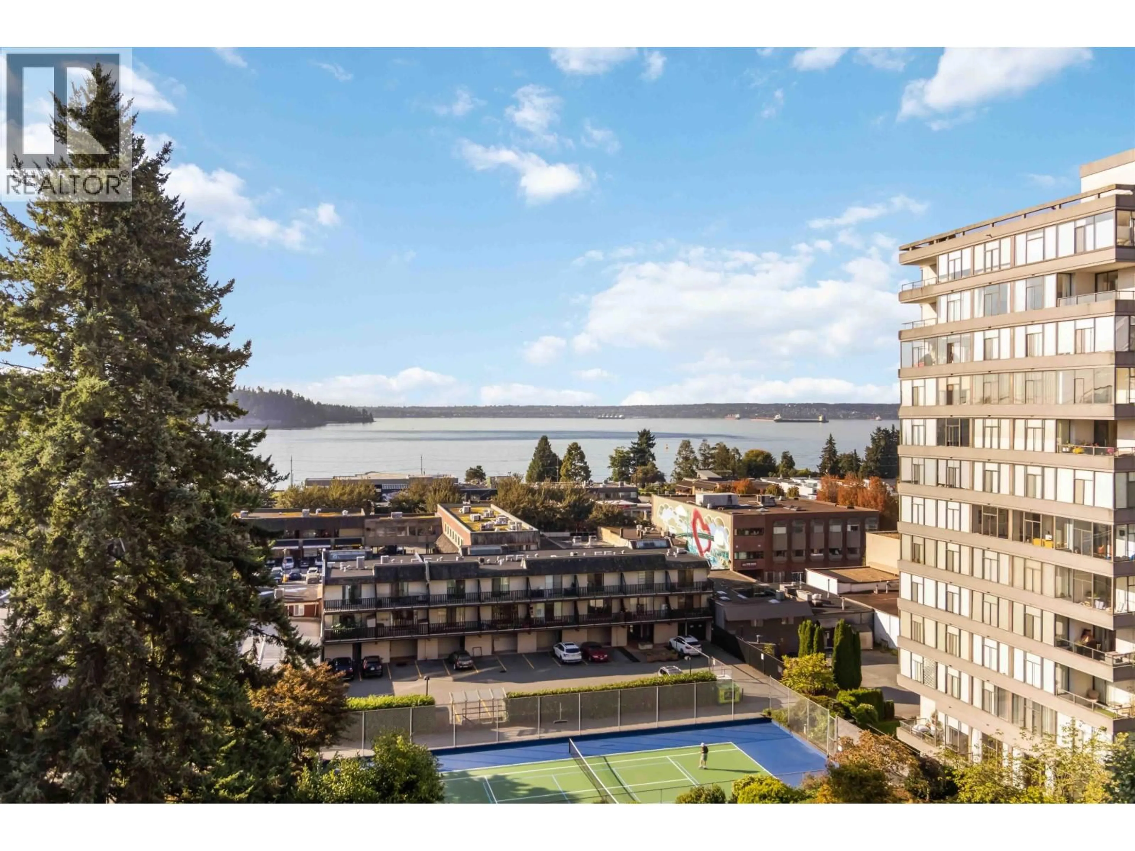 A pic from outside/outdoor area/front of a property/back of a property/a pic from drone, water/lake/river/ocean view for 802 - 1455 DUCHESS AVENUE, West Vancouver British Columbia V7T1H7